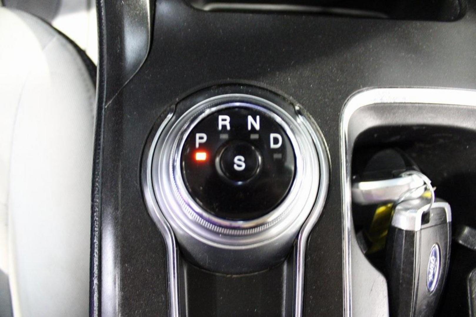 2019 Black /Light Putty Ford Fusion SE (3FA6P0HD1KR) with an 1.5L EcoBoost engine, Automatic transmission, located at 15300 Midway Rd., Addison, TX, 75001, (972) 702-0011, 32.958321, -96.838074 - Photo#22