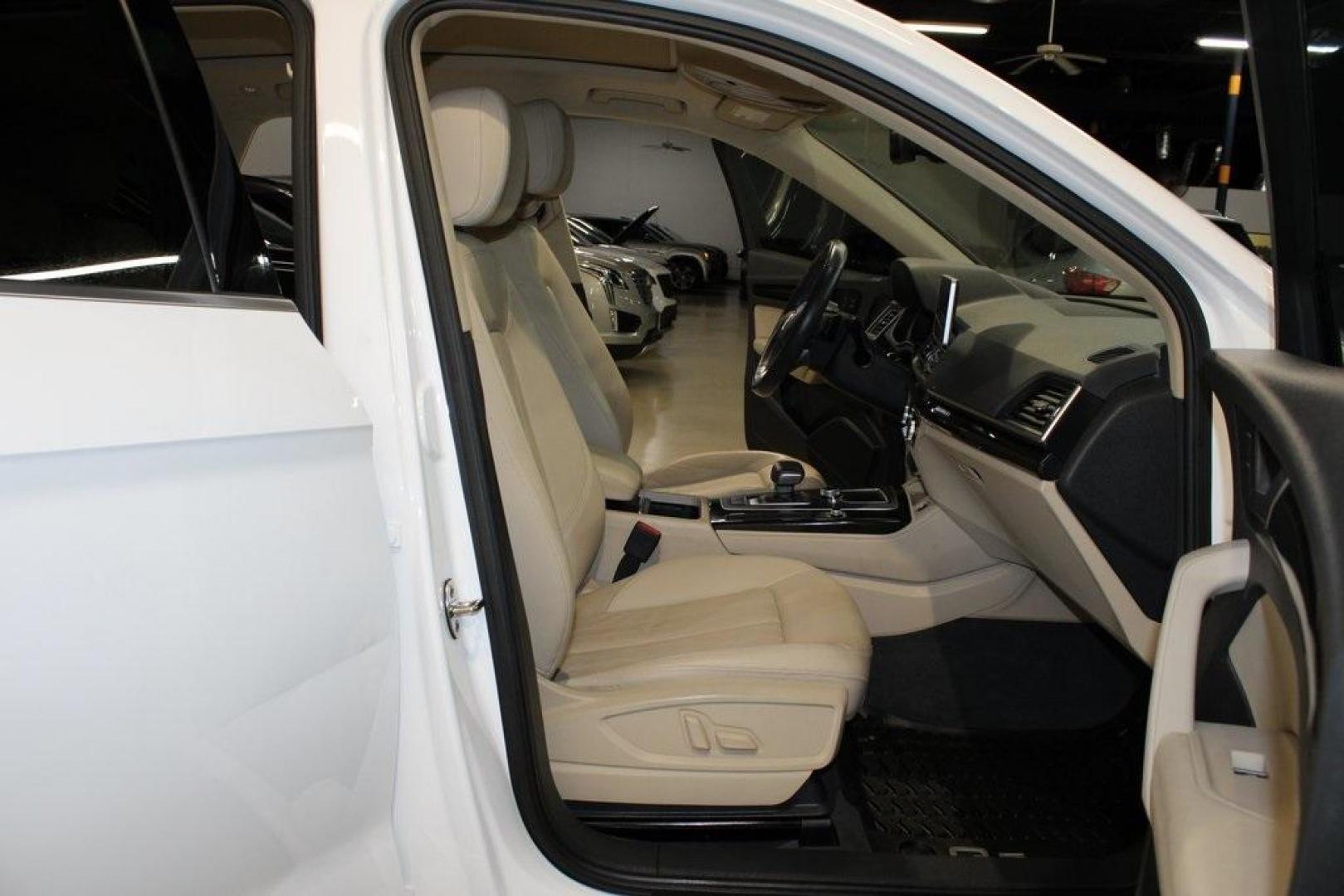 2019 Ibis White /Beige Audi Q5 2.0T Premium Plus (WA1BNAFY5K2) with an 2.0L TFSI engine, Automatic transmission, located at 15300 Midway Rd., Addison, TX, 75001, (972) 702-0011, 32.958321, -96.838074 - Photo#13