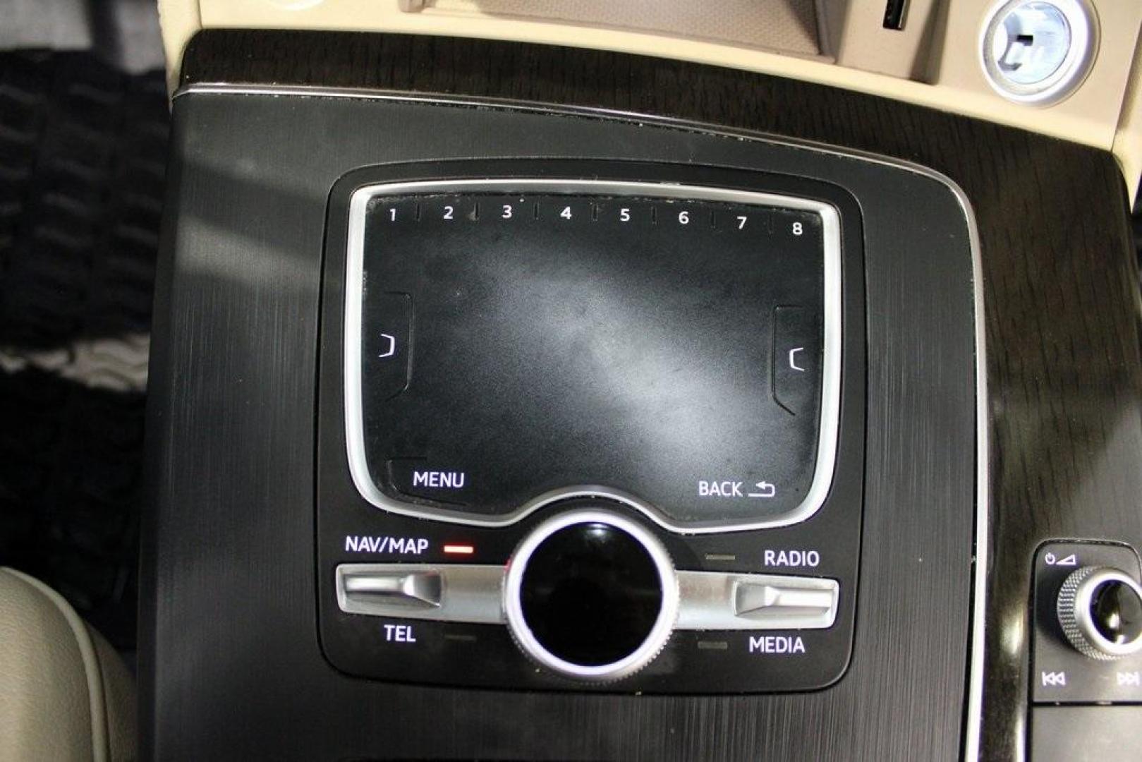2019 Ibis White /Beige Audi Q5 2.0T Premium Plus (WA1BNAFY5K2) with an 2.0L TFSI engine, Automatic transmission, located at 15300 Midway Rd., Addison, TX, 75001, (972) 702-0011, 32.958321, -96.838074 - Photo#22