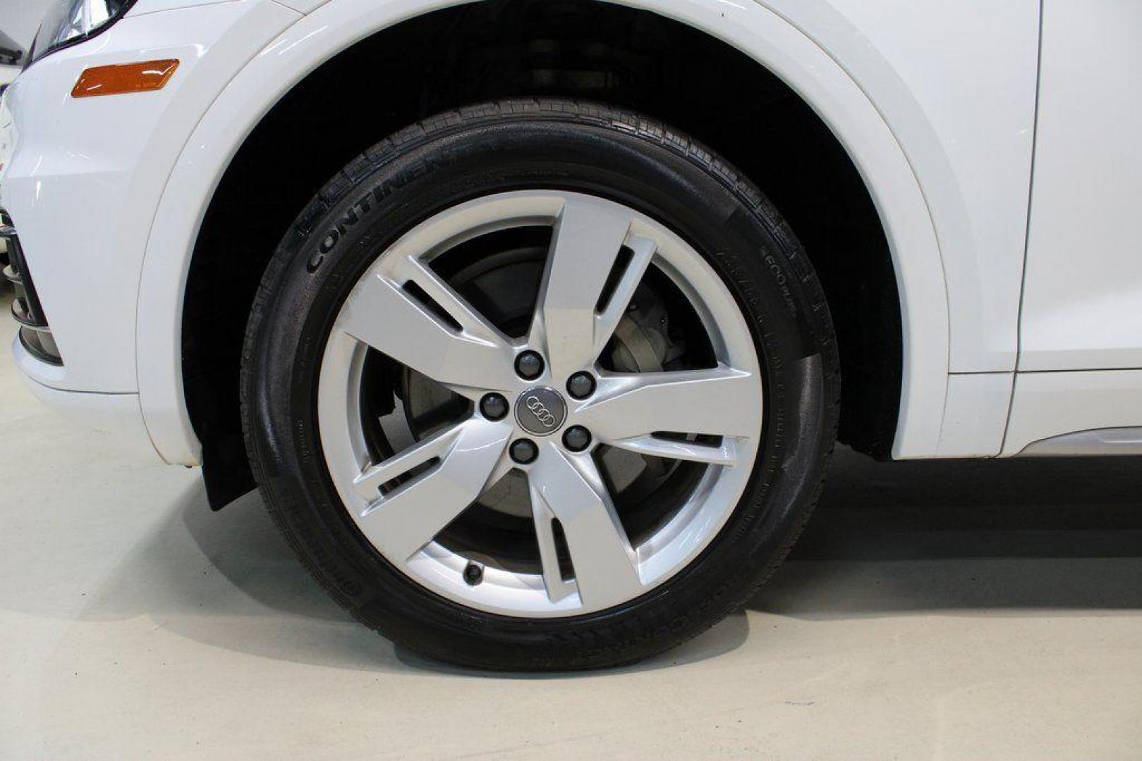 2019 Ibis White /Beige Audi Q5 2.0T Premium Plus (WA1BNAFY5K2) with an 2.0L TFSI engine, Automatic transmission, located at 15300 Midway Rd., Addison, TX, 75001, (972) 702-0011, 32.958321, -96.838074 - 2019 Audi Q5 2.0T Premium Plus Quattro<br><br>Now Available at Midway Auto Group Addison, Texas<br><br>Refined, capable, and unmistakably Audithe 2019 Audi Q5 Premium Plus Quattro delivers luxury-level comfort, confident all-wheel drive performance, and advanced safety tech. With a beautifully craf - Photo#8