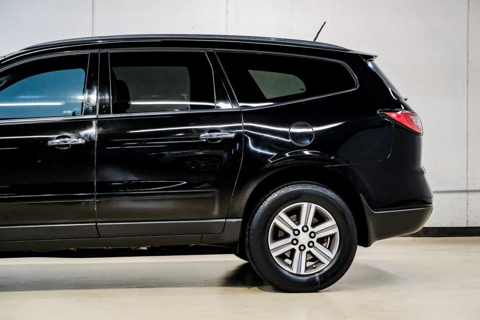 2017 Mosaic Black Metallic /Ebony/Saddle Up Chevrolet Traverse LT (1GNKRGKD3HJ) with an 3.6L V6 SIDI engine, Automatic transmission, located at 15300 Midway Rd., Addison, TX, 75001, (972) 702-0011, 32.958321, -96.838074 - Photo#16