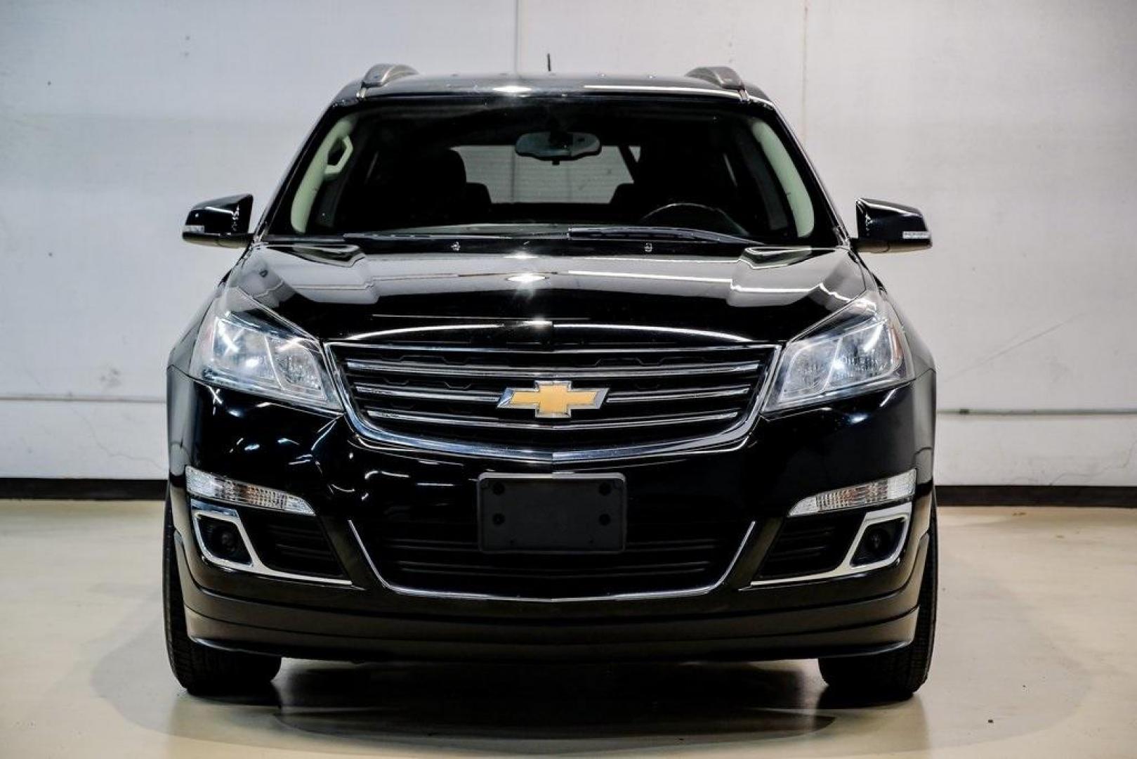 2017 Mosaic Black Metallic /Ebony/Saddle Up Chevrolet Traverse LT (1GNKRGKD3HJ) with an 3.6L V6 SIDI engine, Automatic transmission, located at 15300 Midway Rd., Addison, TX, 75001, (972) 702-0011, 32.958321, -96.838074 - Photo#6
