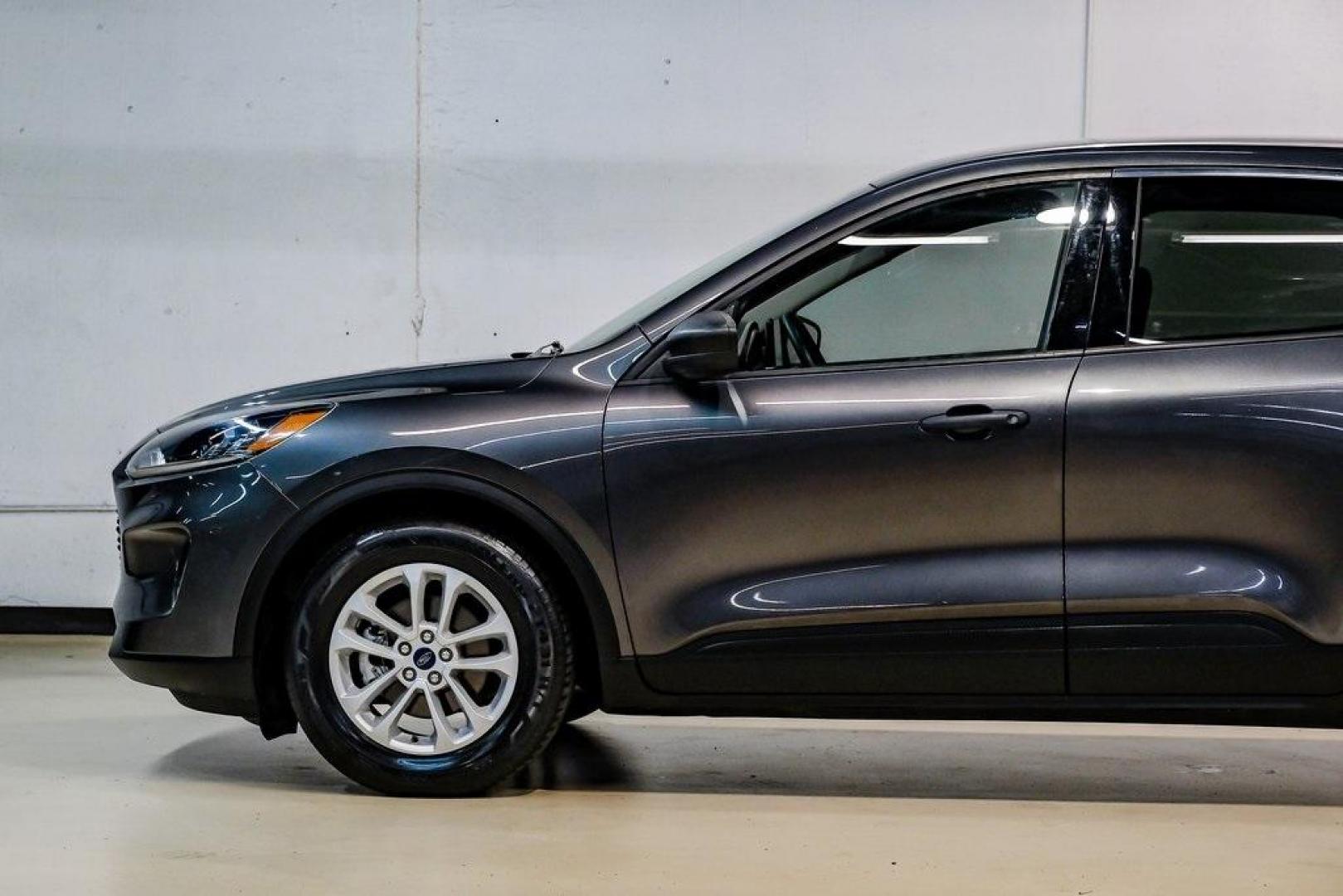 2020 Magnetic /Ebony Ford Escape SE (1FMCU0G64LU) with an 1.5L EcoBoost engine, Automatic transmission, located at 15300 Midway Rd., Addison, TX, 75001, (972) 702-0011, 32.958321, -96.838074 - Photo#15