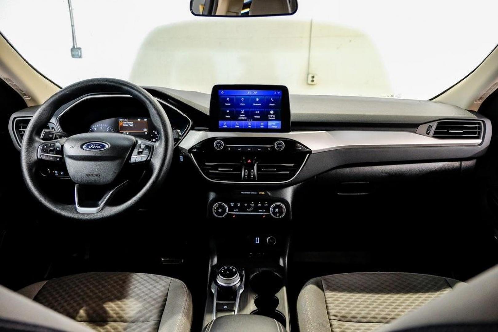 2020 Magnetic /Ebony Ford Escape SE (1FMCU0G64LU) with an 1.5L EcoBoost engine, Automatic transmission, located at 15300 Midway Rd., Addison, TX, 75001, (972) 702-0011, 32.958321, -96.838074 - Photo#19