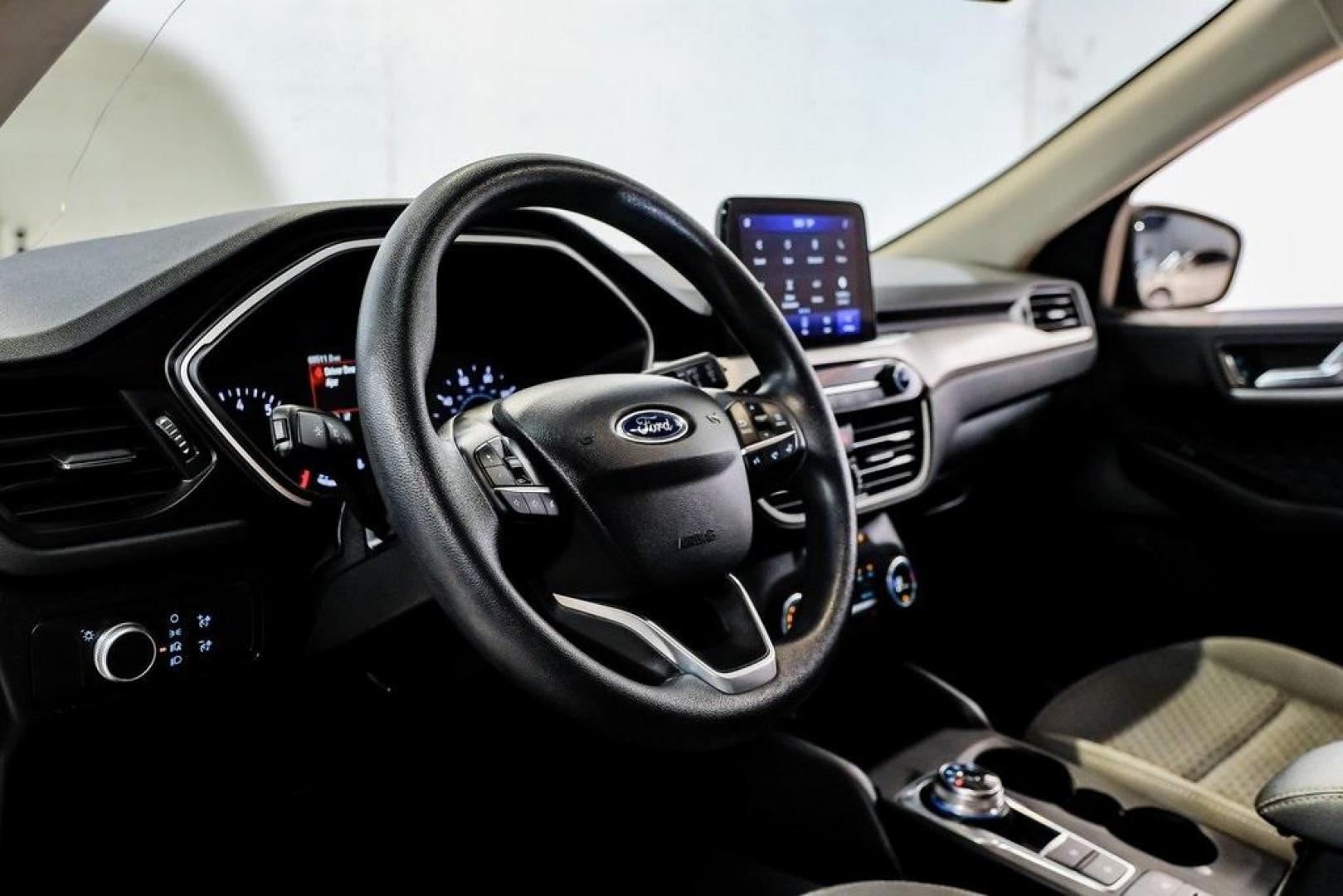 2020 Magnetic /Ebony Ford Escape SE (1FMCU0G64LU) with an 1.5L EcoBoost engine, Automatic transmission, located at 15300 Midway Rd., Addison, TX, 75001, (972) 702-0011, 32.958321, -96.838074 - Photo#20