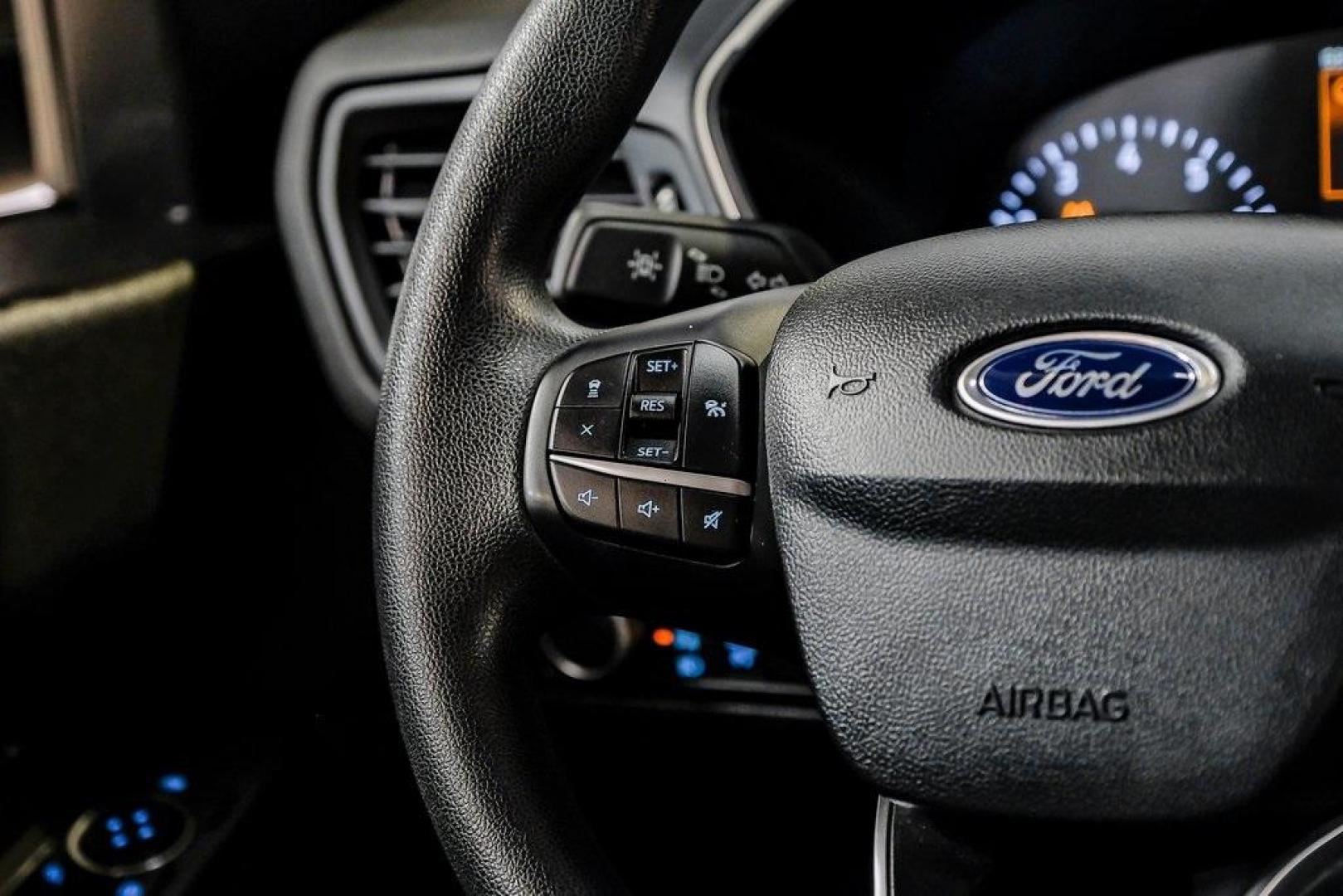 2020 Magnetic /Ebony Ford Escape SE (1FMCU0G64LU) with an 1.5L EcoBoost engine, Automatic transmission, located at 15300 Midway Rd., Addison, TX, 75001, (972) 702-0011, 32.958321, -96.838074 - Photo#21