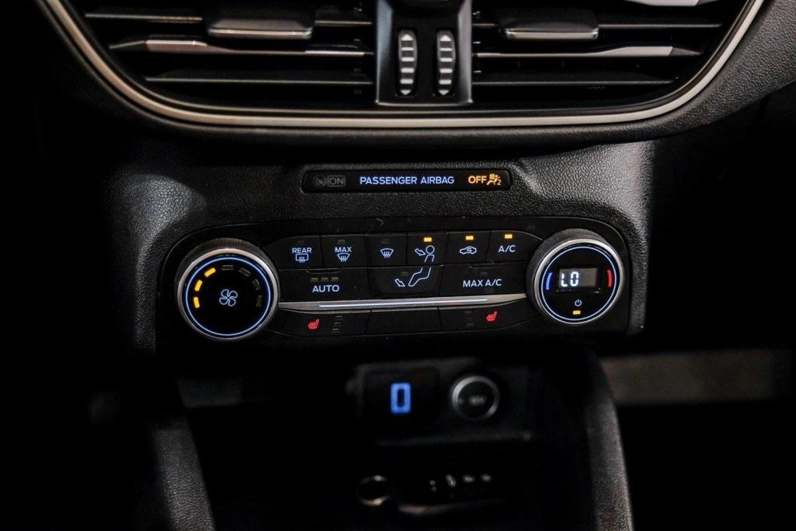 2020 Magnetic /Ebony Ford Escape SE (1FMCU0G64LU) with an 1.5L EcoBoost engine, Automatic transmission, located at 15300 Midway Rd., Addison, TX, 75001, (972) 702-0011, 32.958321, -96.838074 - Photo#31