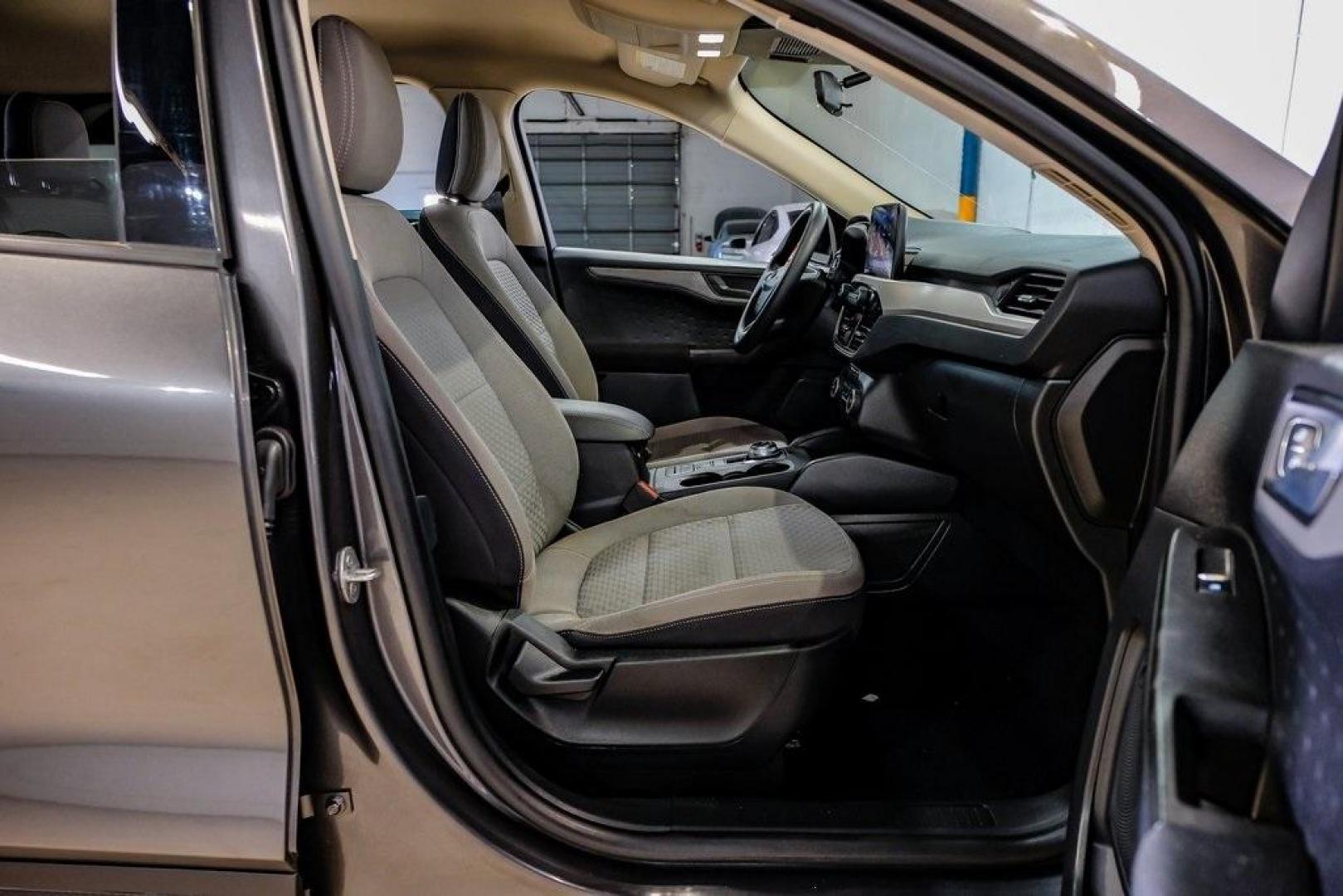 2020 Magnetic /Ebony Ford Escape SE (1FMCU0G64LU) with an 1.5L EcoBoost engine, Automatic transmission, located at 15300 Midway Rd., Addison, TX, 75001, (972) 702-0011, 32.958321, -96.838074 - Photo#40