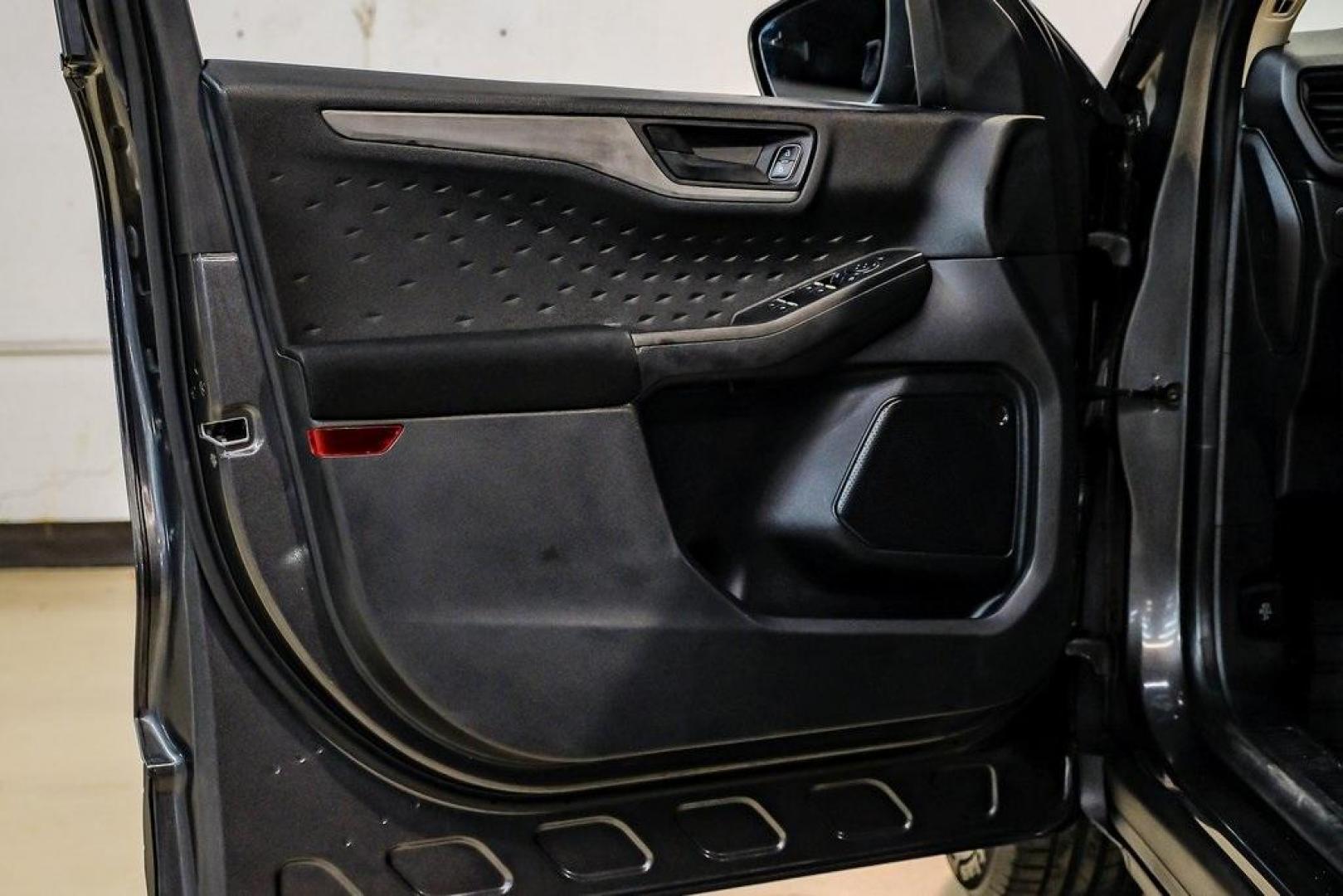 2020 Magnetic /Ebony Ford Escape SE (1FMCU0G64LU) with an 1.5L EcoBoost engine, Automatic transmission, located at 15300 Midway Rd., Addison, TX, 75001, (972) 702-0011, 32.958321, -96.838074 - Photo#48