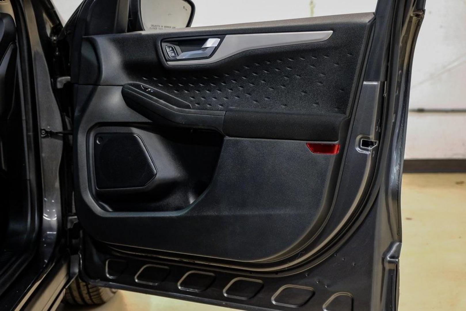 2020 Magnetic /Ebony Ford Escape SE (1FMCU0G64LU) with an 1.5L EcoBoost engine, Automatic transmission, located at 15300 Midway Rd., Addison, TX, 75001, (972) 702-0011, 32.958321, -96.838074 - Photo#50