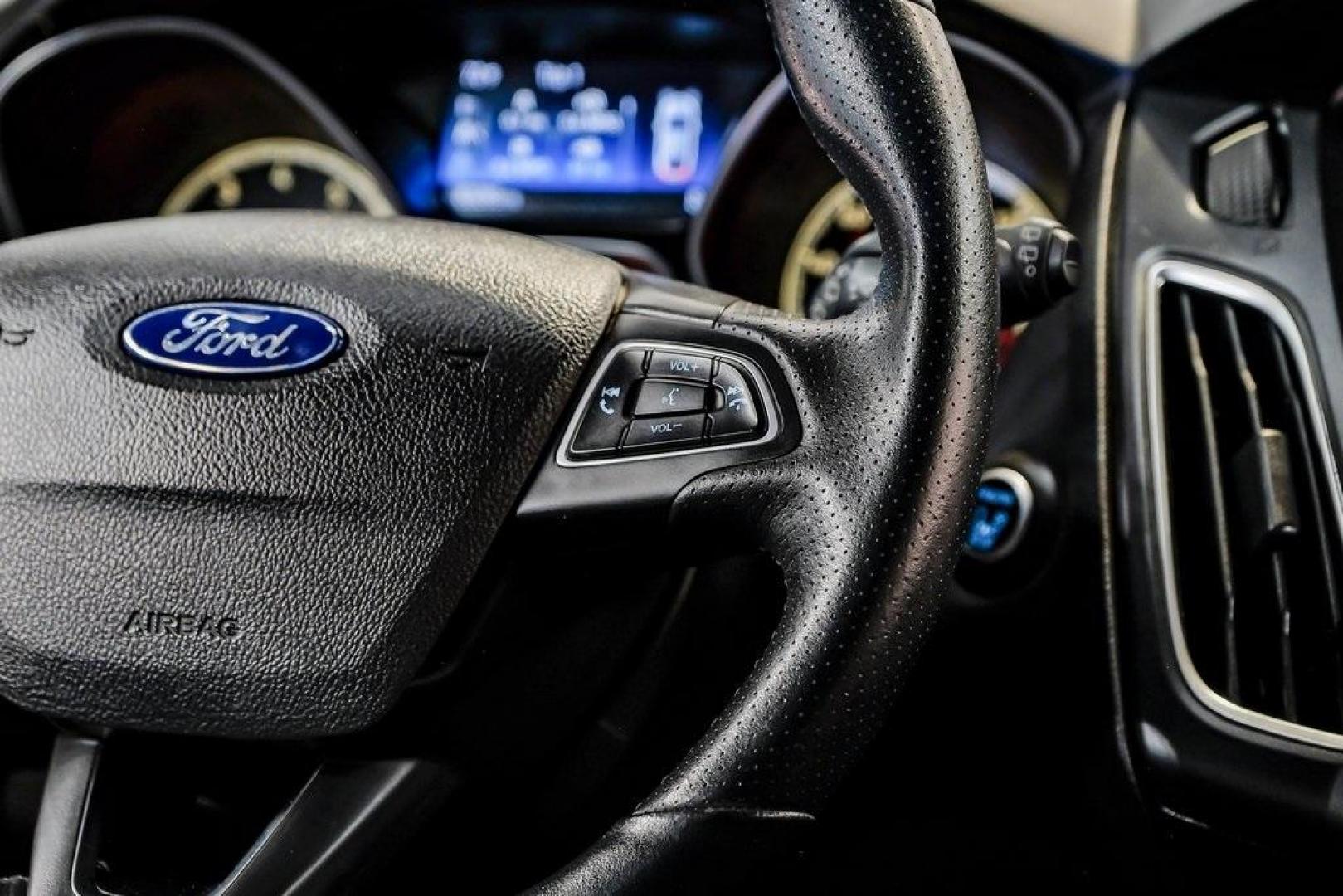 2015 Magnetic /Black Ford Focus ST (1FADP3L93FL) with an EcoBoost 2.0L I4 GTDi DOHC Turbocharged VCT engine, Manual transmission, located at 15300 Midway Rd., Addison, TX, 75001, (972) 702-0011, 32.958321, -96.838074 - Photo#22