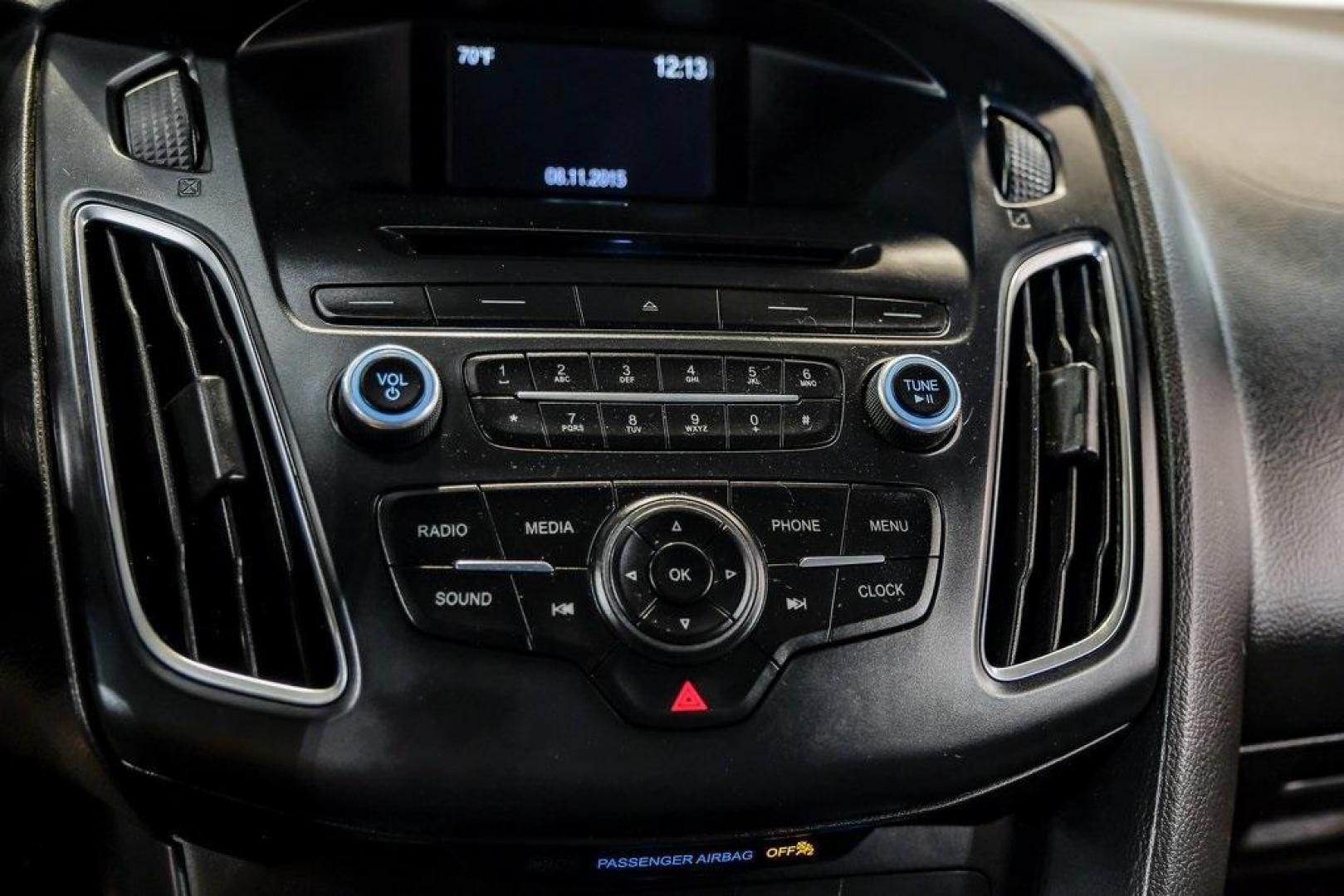 2015 Magnetic /Black Ford Focus ST (1FADP3L93FL) with an EcoBoost 2.0L I4 GTDi DOHC Turbocharged VCT engine, Manual transmission, located at 15300 Midway Rd., Addison, TX, 75001, (972) 702-0011, 32.958321, -96.838074 - Photo#30