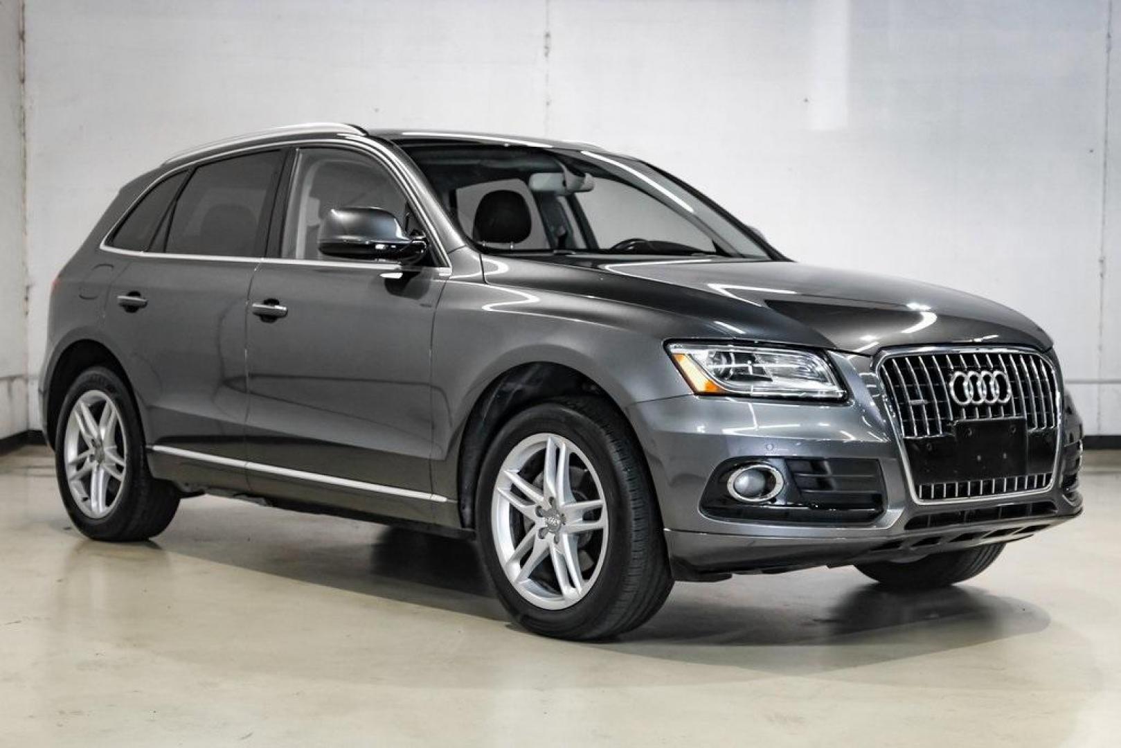2017 Daytona Gray Pearl /Black Audi Q5 2.0T Premium Plus (WA1L2AFP8HA) with an 2.0L 4-Cylinder TFSI engine, Automatic transmission, located at 15300 Midway Rd., Addison, TX, 75001, (972) 702-0011, 32.958321, -96.838074 - 2018 Audi Q7 2.0T Premium Plus Quattro<br><br>Now Available at Midway Auto Group, Addison, Texas<br><br>Sophisticated, powerful, and exceptionally refined the 2018 Audi Q7 Premium Plus Quattro delivers true luxury SUV performance with three-row versatility and advanced German engineering. With a pre - Photo#8