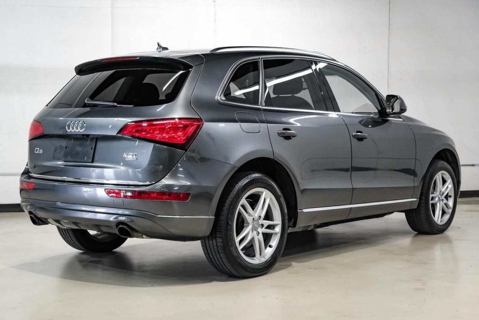 2017 Daytona Gray Pearl /Black Audi Q5 2.0T Premium Plus (WA1L2AFP8HA) with an 2.0L 4-Cylinder TFSI engine, Automatic transmission, located at 15300 Midway Rd., Addison, TX, 75001, (972) 702-0011, 32.958321, -96.838074 - 2018 Audi Q7 2.0T Premium Plus Quattro<br><br>Now Available at Midway Auto Group, Addison, Texas<br><br>Sophisticated, powerful, and exceptionally refined the 2018 Audi Q7 Premium Plus Quattro delivers true luxury SUV performance with three-row versatility and advanced German engineering. With a pre - Photo#11