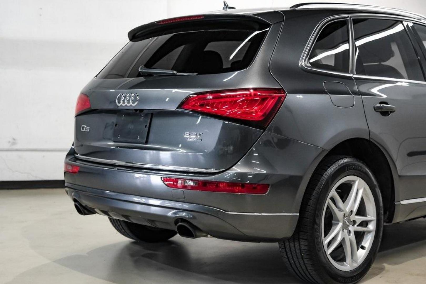 2017 Daytona Gray Pearl /Black Audi Q5 2.0T Premium Plus (WA1L2AFP8HA) with an 2.0L 4-Cylinder TFSI engine, Automatic transmission, located at 15300 Midway Rd., Addison, TX, 75001, (972) 702-0011, 32.958321, -96.838074 - 2018 Audi Q7 2.0T Premium Plus Quattro<br><br>Now Available at Midway Auto Group, Addison, Texas<br><br>Sophisticated, powerful, and exceptionally refined the 2018 Audi Q7 Premium Plus Quattro delivers true luxury SUV performance with three-row versatility and advanced German engineering. With a pre - Photo#12