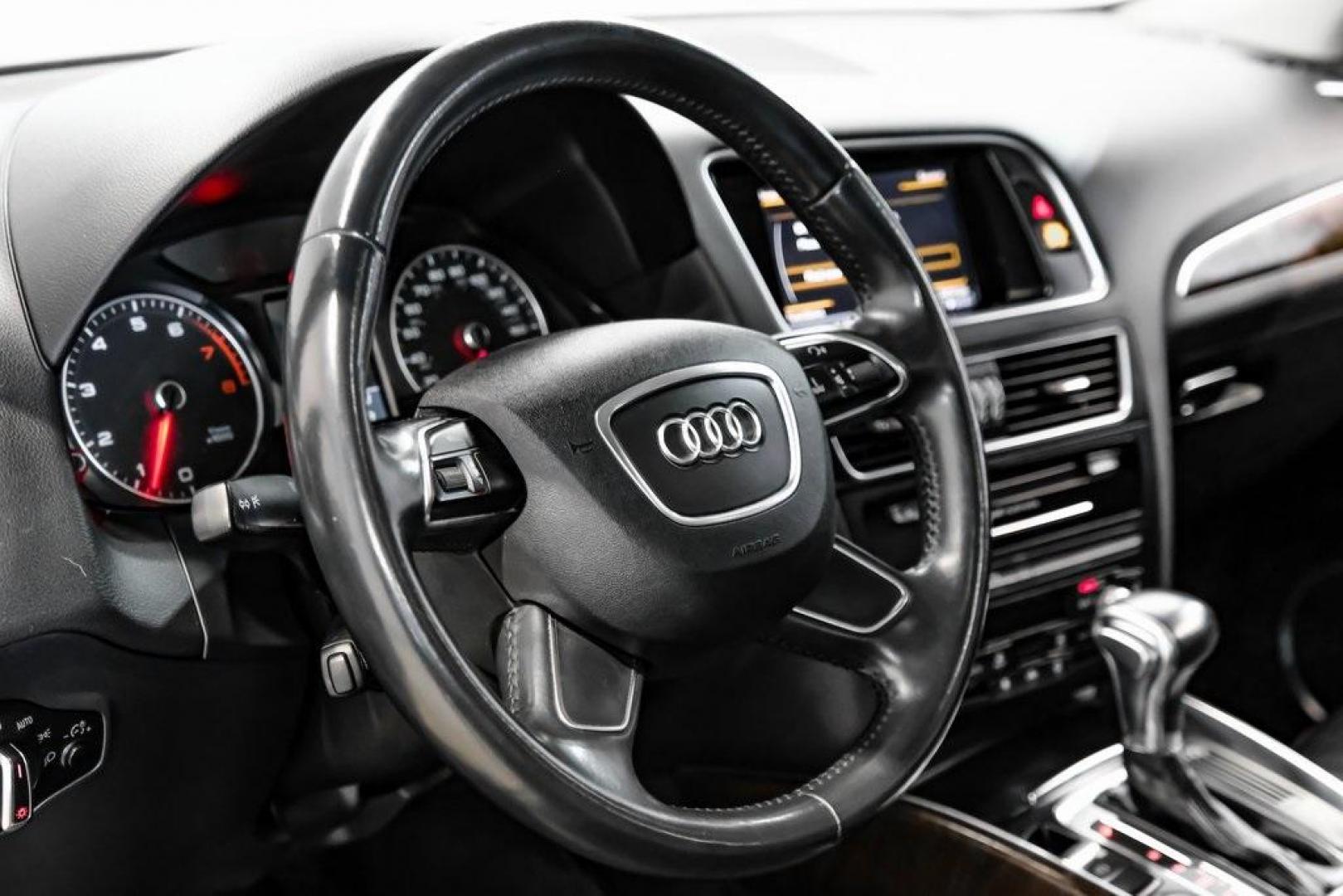 2017 Daytona Gray Pearl /Black Audi Q5 2.0T Premium Plus (WA1L2AFP8HA) with an 2.0L 4-Cylinder TFSI engine, Automatic transmission, located at 15300 Midway Rd., Addison, TX, 75001, (972) 702-0011, 32.958321, -96.838074 - 2018 Audi Q7 2.0T Premium Plus Quattro<br><br>Now Available at Midway Auto Group, Addison, Texas<br><br>Sophisticated, powerful, and exceptionally refined the 2018 Audi Q7 Premium Plus Quattro delivers true luxury SUV performance with three-row versatility and advanced German engineering. With a pre - Photo#23