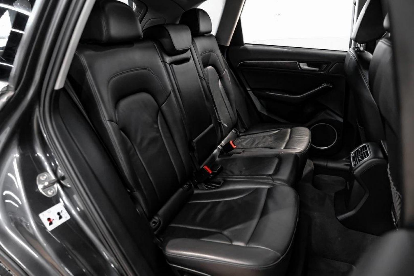 2017 Daytona Gray Pearl /Black Audi Q5 2.0T Premium Plus (WA1L2AFP8HA) with an 2.0L 4-Cylinder TFSI engine, Automatic transmission, located at 15300 Midway Rd., Addison, TX, 75001, (972) 702-0011, 32.958321, -96.838074 - 2018 Audi Q7 2.0T Premium Plus Quattro<br><br>Now Available at Midway Auto Group, Addison, Texas<br><br>Sophisticated, powerful, and exceptionally refined the 2018 Audi Q7 Premium Plus Quattro delivers true luxury SUV performance with three-row versatility and advanced German engineering. With a pre - Photo#44