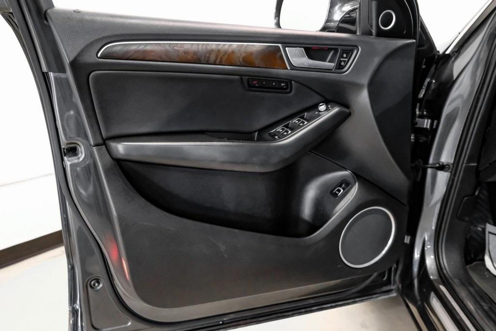 2017 Daytona Gray Pearl /Black Audi Q5 2.0T Premium Plus (WA1L2AFP8HA) with an 2.0L 4-Cylinder TFSI engine, Automatic transmission, located at 15300 Midway Rd., Addison, TX, 75001, (972) 702-0011, 32.958321, -96.838074 - 2018 Audi Q7 2.0T Premium Plus Quattro<br><br>Now Available at Midway Auto Group, Addison, Texas<br><br>Sophisticated, powerful, and exceptionally refined the 2018 Audi Q7 Premium Plus Quattro delivers true luxury SUV performance with three-row versatility and advanced German engineering. With a pre - Photo#53