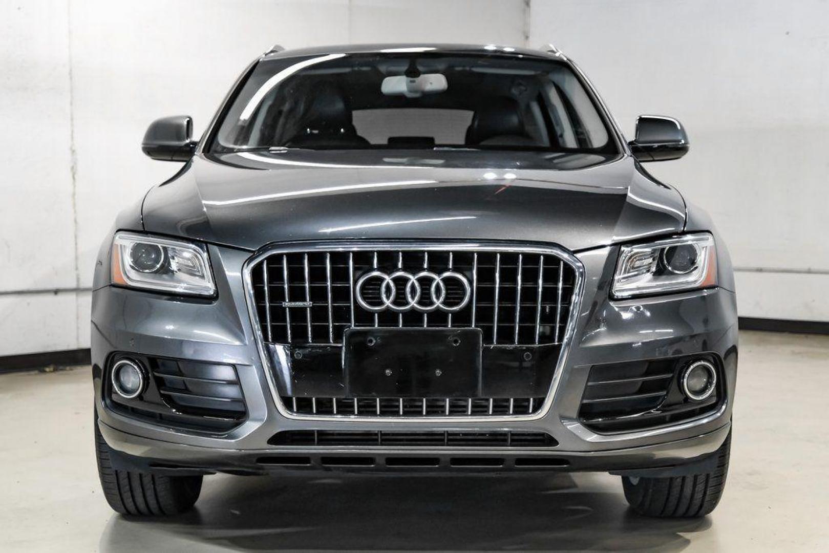 2017 Daytona Gray Pearl /Black Audi Q5 2.0T Premium Plus (WA1L2AFP8HA) with an 2.0L 4-Cylinder TFSI engine, Automatic transmission, located at 15300 Midway Rd., Addison, TX, 75001, (972) 702-0011, 32.958321, -96.838074 - 2018 Audi Q7 2.0T Premium Plus Quattro<br><br>Now Available at Midway Auto Group, Addison, Texas<br><br>Sophisticated, powerful, and exceptionally refined the 2018 Audi Q7 Premium Plus Quattro delivers true luxury SUV performance with three-row versatility and advanced German engineering. With a pre - Photo#7
