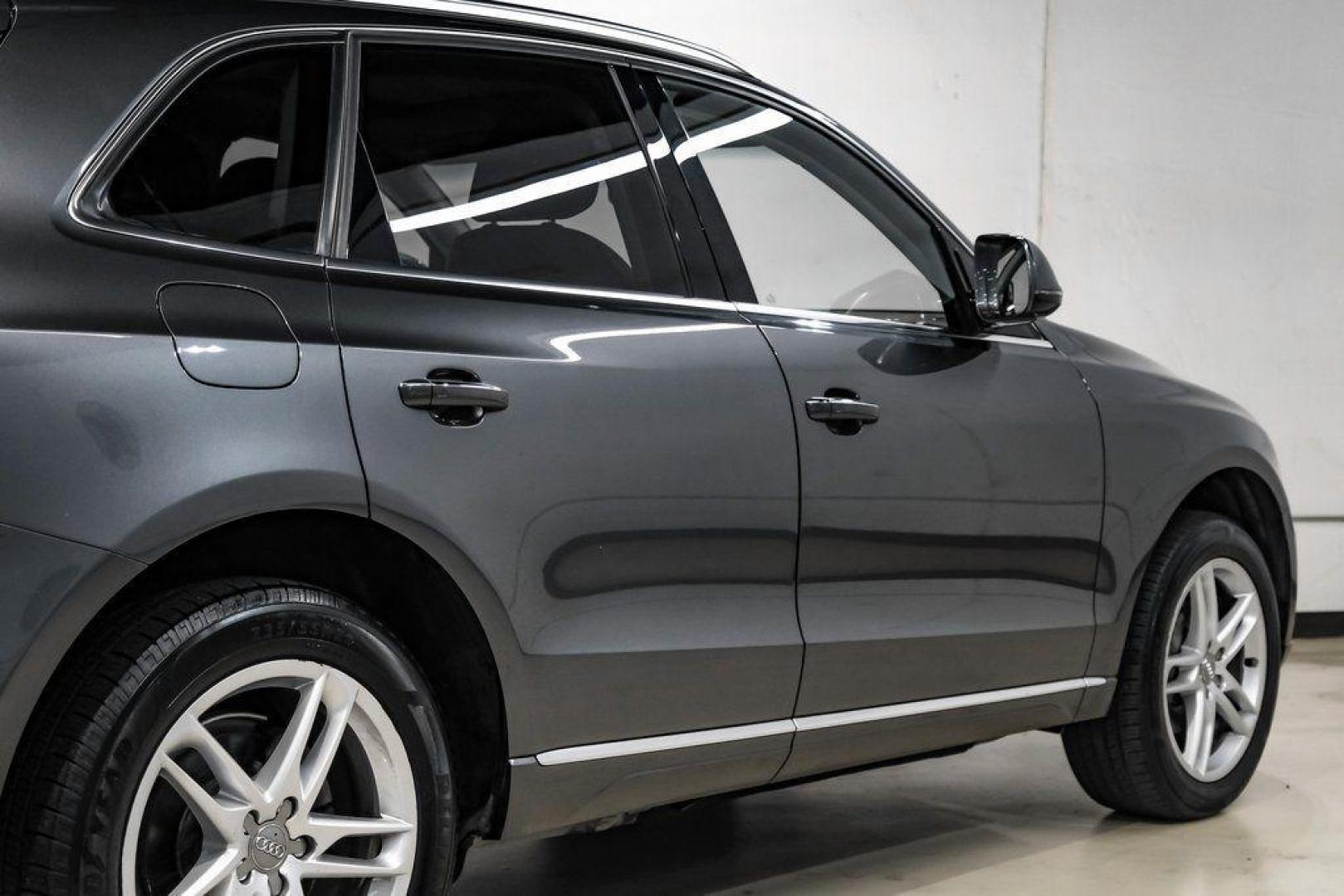 2017 Daytona Gray Pearl /Black Audi Q5 2.0T Premium Plus (WA1L2AFP8HA) with an 2.0L 4-Cylinder TFSI engine, Automatic transmission, located at 15300 Midway Rd., Addison, TX, 75001, (972) 702-0011, 32.958321, -96.838074 - 2018 Audi Q7 2.0T Premium Plus Quattro<br><br>Now Available at Midway Auto Group, Addison, Texas<br><br>Sophisticated, powerful, and exceptionally refined the 2018 Audi Q7 Premium Plus Quattro delivers true luxury SUV performance with three-row versatility and advanced German engineering. With a pre - Photo#13