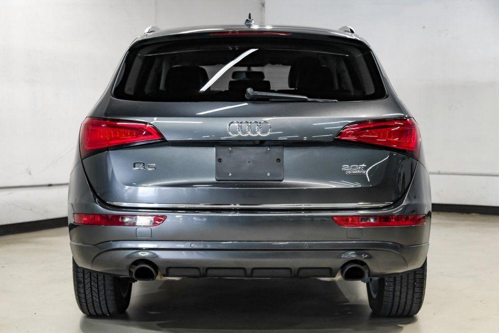 2017 Daytona Gray Pearl /Black Audi Q5 2.0T Premium Plus (WA1L2AFP8HA) with an 2.0L 4-Cylinder TFSI engine, Automatic transmission, located at 15300 Midway Rd., Addison, TX, 75001, (972) 702-0011, 32.958321, -96.838074 - 2018 Audi Q7 2.0T Premium Plus Quattro<br><br>Now Available at Midway Auto Group, Addison, Texas<br><br>Sophisticated, powerful, and exceptionally refined the 2018 Audi Q7 Premium Plus Quattro delivers true luxury SUV performance with three-row versatility and advanced German engineering. With a pre - Photo#14
