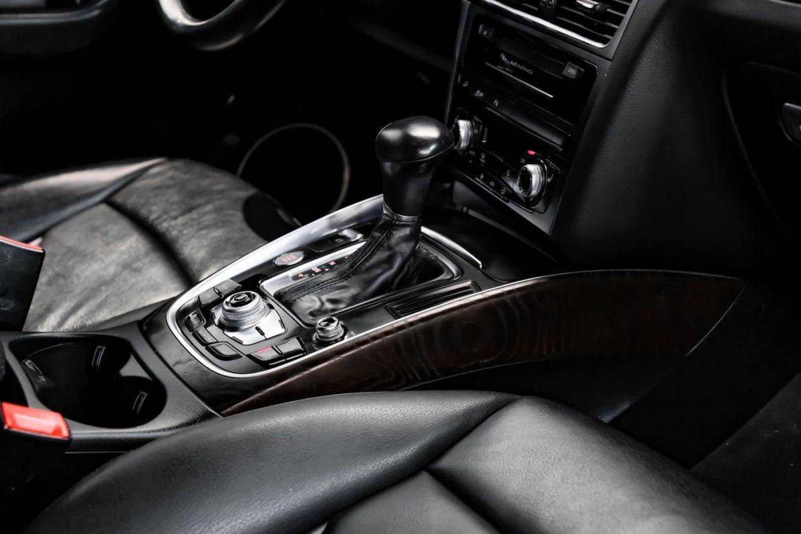 2017 Daytona Gray Pearl /Black Audi Q5 2.0T Premium Plus (WA1L2AFP8HA) with an 2.0L 4-Cylinder TFSI engine, Automatic transmission, located at 15300 Midway Rd., Addison, TX, 75001, (972) 702-0011, 32.958321, -96.838074 - 2018 Audi Q7 2.0T Premium Plus Quattro<br><br>Now Available at Midway Auto Group, Addison, Texas<br><br>Sophisticated, powerful, and exceptionally refined the 2018 Audi Q7 Premium Plus Quattro delivers true luxury SUV performance with three-row versatility and advanced German engineering. With a pre - Photo#30