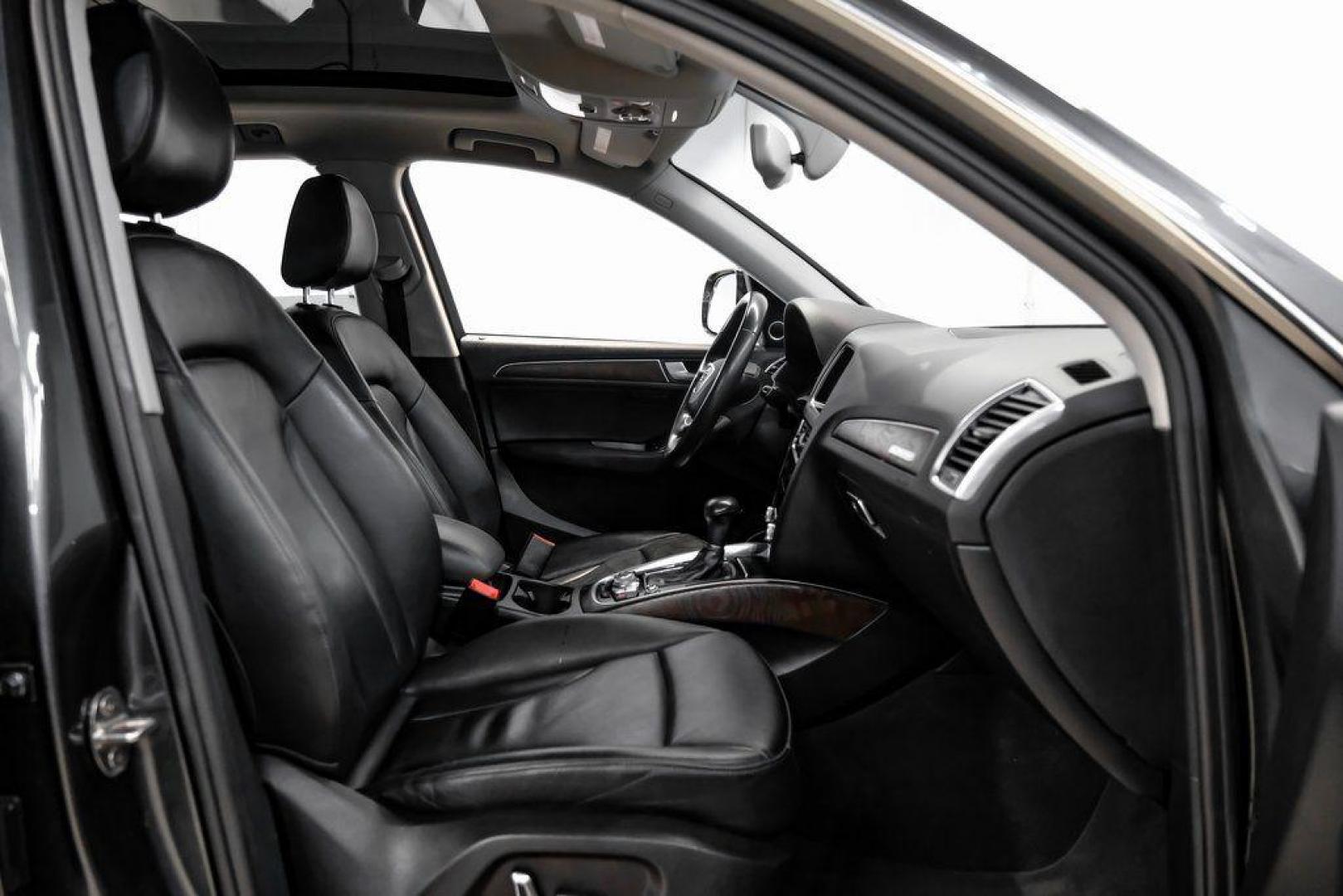 2017 Daytona Gray Pearl /Black Audi Q5 2.0T Premium Plus (WA1L2AFP8HA) with an 2.0L 4-Cylinder TFSI engine, Automatic transmission, located at 15300 Midway Rd., Addison, TX, 75001, (972) 702-0011, 32.958321, -96.838074 - 2018 Audi Q7 2.0T Premium Plus Quattro<br><br>Now Available at Midway Auto Group, Addison, Texas<br><br>Sophisticated, powerful, and exceptionally refined the 2018 Audi Q7 Premium Plus Quattro delivers true luxury SUV performance with three-row versatility and advanced German engineering. With a pre - Photo#42