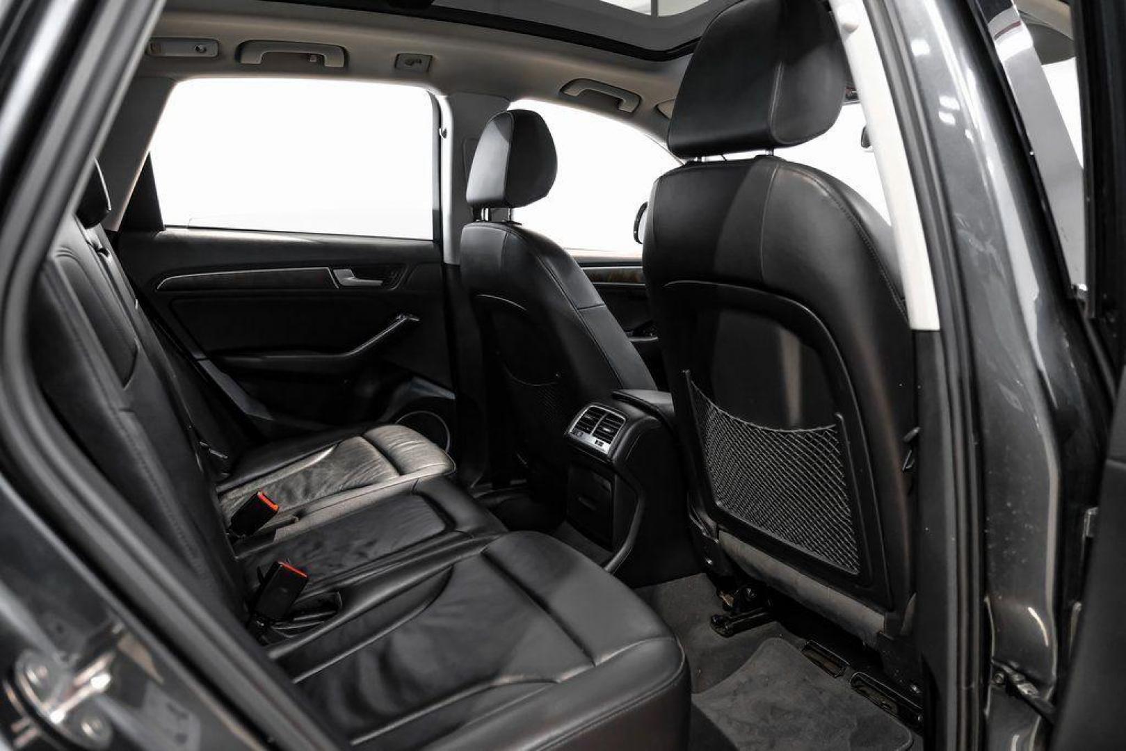 2017 Daytona Gray Pearl /Black Audi Q5 2.0T Premium Plus (WA1L2AFP8HA) with an 2.0L 4-Cylinder TFSI engine, Automatic transmission, located at 15300 Midway Rd., Addison, TX, 75001, (972) 702-0011, 32.958321, -96.838074 - 2018 Audi Q7 2.0T Premium Plus Quattro<br><br>Now Available at Midway Auto Group, Addison, Texas<br><br>Sophisticated, powerful, and exceptionally refined the 2018 Audi Q7 Premium Plus Quattro delivers true luxury SUV performance with three-row versatility and advanced German engineering. With a pre - Photo#46