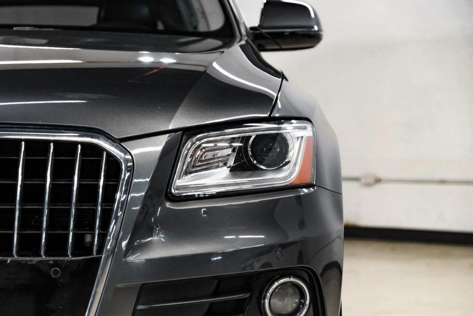 2017 Daytona Gray Pearl /Black Audi Q5 2.0T Premium Plus (WA1L2AFP8HA) with an 2.0L 4-Cylinder TFSI engine, Automatic transmission, located at 15300 Midway Rd., Addison, TX, 75001, (972) 702-0011, 32.958321, -96.838074 - 2018 Audi Q7 2.0T Premium Plus Quattro<br><br>Now Available at Midway Auto Group, Addison, Texas<br><br>Sophisticated, powerful, and exceptionally refined the 2018 Audi Q7 Premium Plus Quattro delivers true luxury SUV performance with three-row versatility and advanced German engineering. With a pre - Photo#58