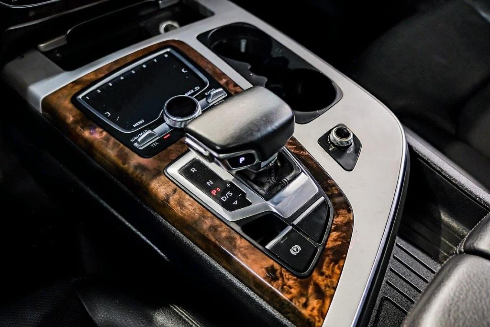 2018 Florett Silver Metallic /Black Audi Q7 2.0T Premium Plus (WA1LHAF70JD) with an 2.0L I4 TFSI DOHC engine, Automatic transmission, located at 15300 Midway Rd., Addison, TX, 75001, (972) 702-0011, 32.958321, -96.838074 - 2018 Audi Q7 3.0T Prestige Quattro<br><br>Now Available at Midway Auto Group, Addison, Texas<br><br>Luxurious, powerful, and technologically advanced the 2018 Audi Q7 Prestige Quattro represents the pinnacle of Audis three-row SUV lineup. With its supercharged V6 engine, exceptional ride quality, pr - Photo#29