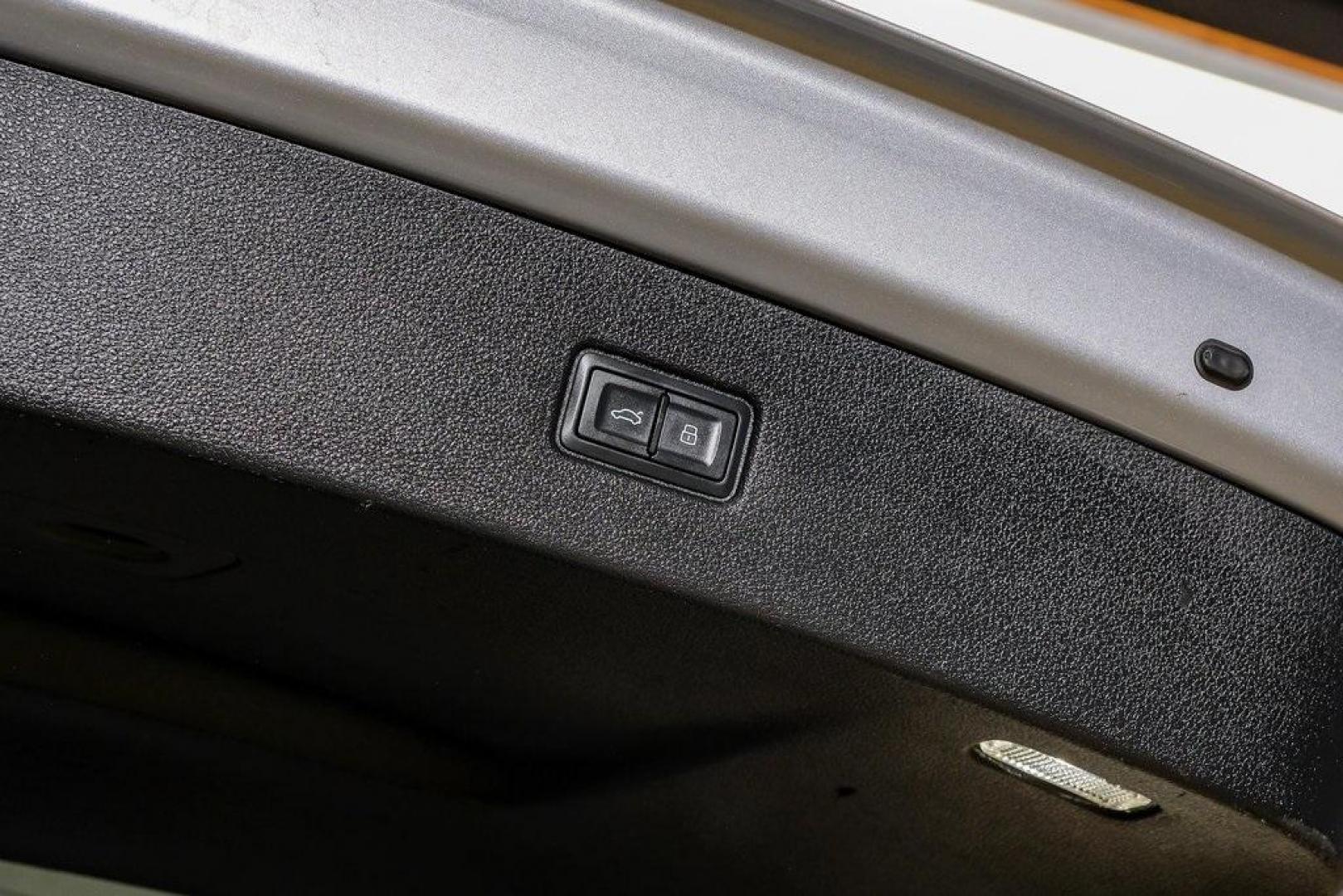 2018 Florett Silver Metallic /Black Audi Q7 2.0T Premium Plus (WA1LHAF70JD) with an 2.0L I4 TFSI DOHC engine, Automatic transmission, located at 15300 Midway Rd., Addison, TX, 75001, (972) 702-0011, 32.958321, -96.838074 - 2018 Audi Q7 3.0T Prestige Quattro<br><br>Now Available at Midway Auto Group, Addison, Texas<br><br>Luxurious, powerful, and technologically advanced the 2018 Audi Q7 Prestige Quattro represents the pinnacle of Audis three-row SUV lineup. With its supercharged V6 engine, exceptional ride quality, pr - Photo#63