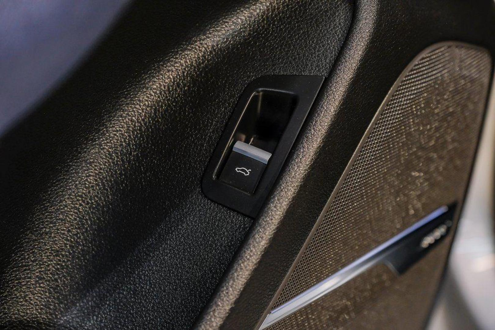 2018 Florett Silver Metallic /Black Audi Q7 2.0T Premium Plus (WA1LHAF70JD) with an 2.0L I4 TFSI DOHC engine, Automatic transmission, located at 15300 Midway Rd., Addison, TX, 75001, (972) 702-0011, 32.958321, -96.838074 - 2018 Audi Q7 3.0T Prestige Quattro<br><br>Now Available at Midway Auto Group, Addison, Texas<br><br>Luxurious, powerful, and technologically advanced the 2018 Audi Q7 Prestige Quattro represents the pinnacle of Audis three-row SUV lineup. With its supercharged V6 engine, exceptional ride quality, pr - Photo#54