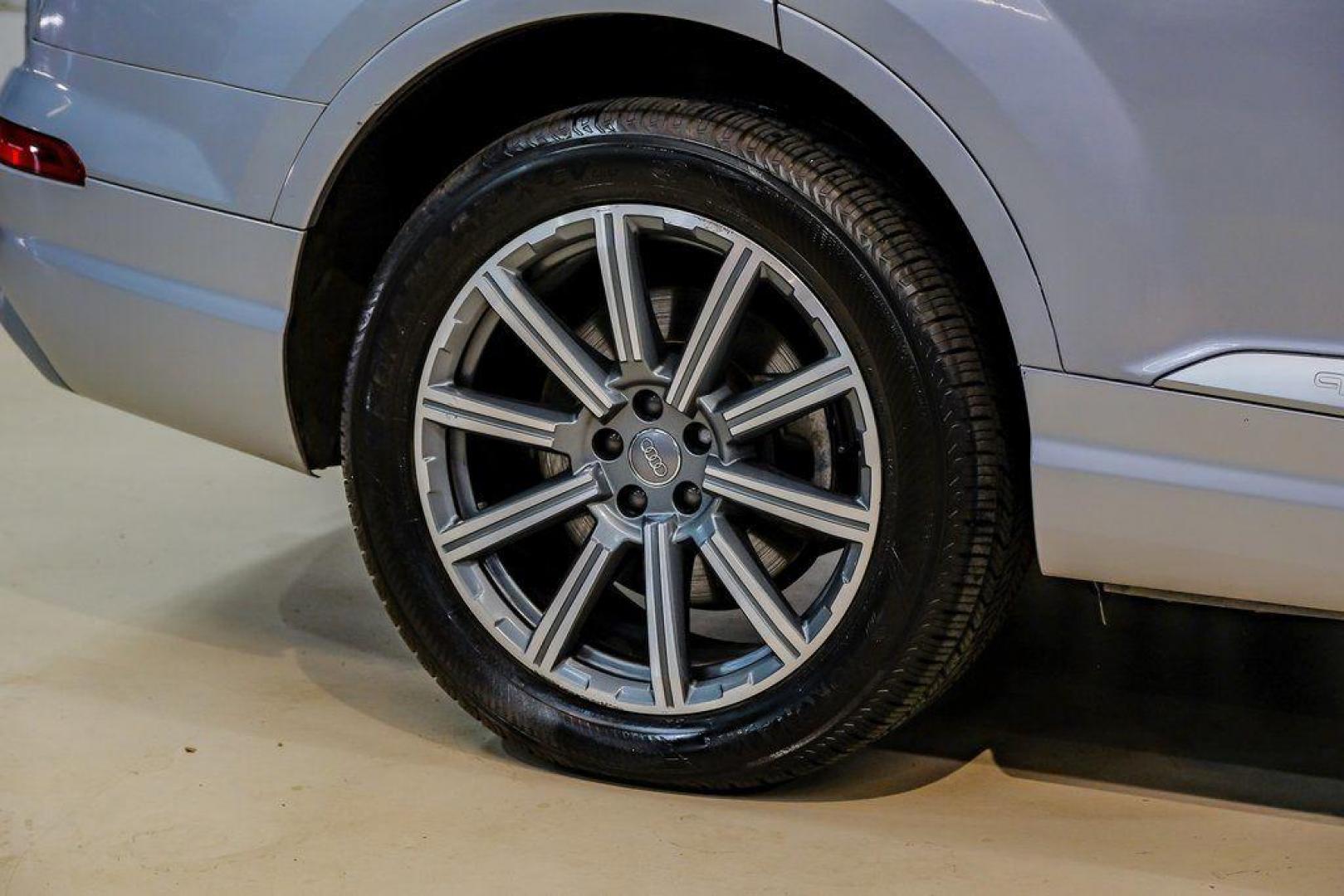 2018 Florett Silver Metallic /Black Audi Q7 2.0T Premium Plus (WA1LHAF70JD) with an 2.0L I4 TFSI DOHC engine, Automatic transmission, located at 15300 Midway Rd., Addison, TX, 75001, (972) 702-0011, 32.958321, -96.838074 - 2018 Audi Q7 3.0T Prestige Quattro<br><br>Now Available at Midway Auto Group, Addison, Texas<br><br>Luxurious, powerful, and technologically advanced the 2018 Audi Q7 Prestige Quattro represents the pinnacle of Audis three-row SUV lineup. With its supercharged V6 engine, exceptional ride quality, pr - Photo#68