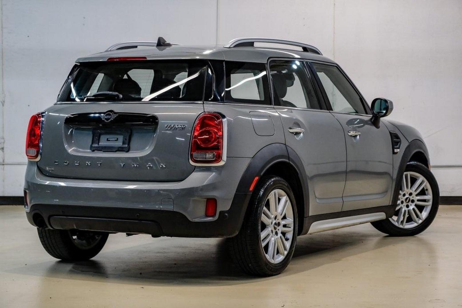 2020 Gray Metallic /Carbon Black MINI Cooper Countryman Signature (WMZYW3C06L3) with an 1.5L I-3 engine, Automatic transmission, located at 15300 Midway Rd., Addison, TX, 75001, (972) 702-0011, 32.958321, -96.838074 - Photo#10