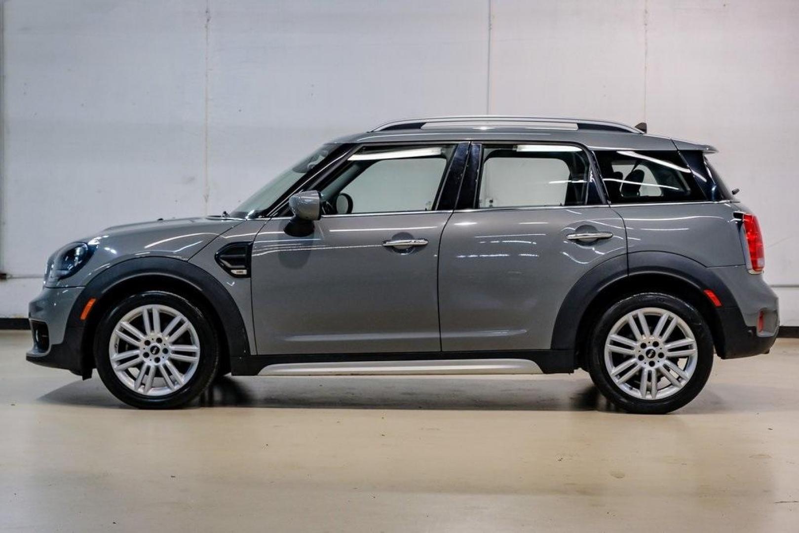 2020 Gray Metallic /Carbon Black MINI Cooper Countryman Signature (WMZYW3C06L3) with an 1.5L I-3 engine, Automatic transmission, located at 15300 Midway Rd., Addison, TX, 75001, (972) 702-0011, 32.958321, -96.838074 - Photo#15