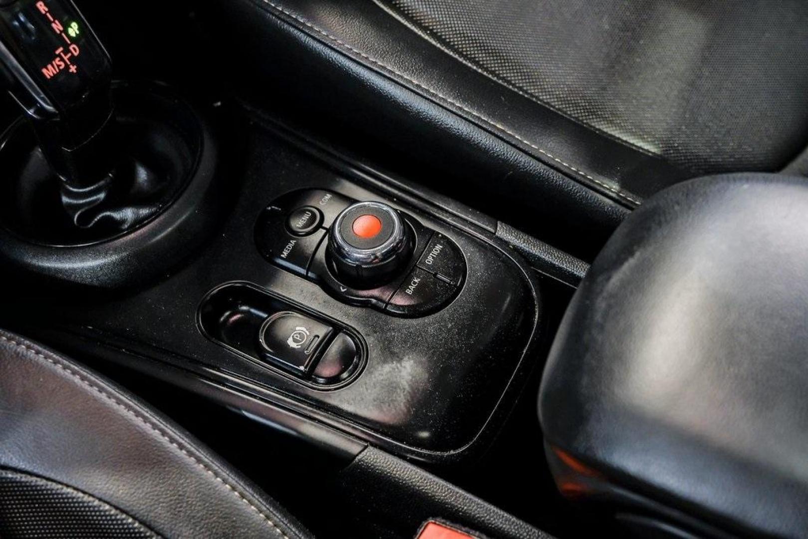 2020 Gray Metallic /Carbon Black MINI Cooper Countryman Signature (WMZYW3C06L3) with an 1.5L I-3 engine, Automatic transmission, located at 15300 Midway Rd., Addison, TX, 75001, (972) 702-0011, 32.958321, -96.838074 - Photo#29