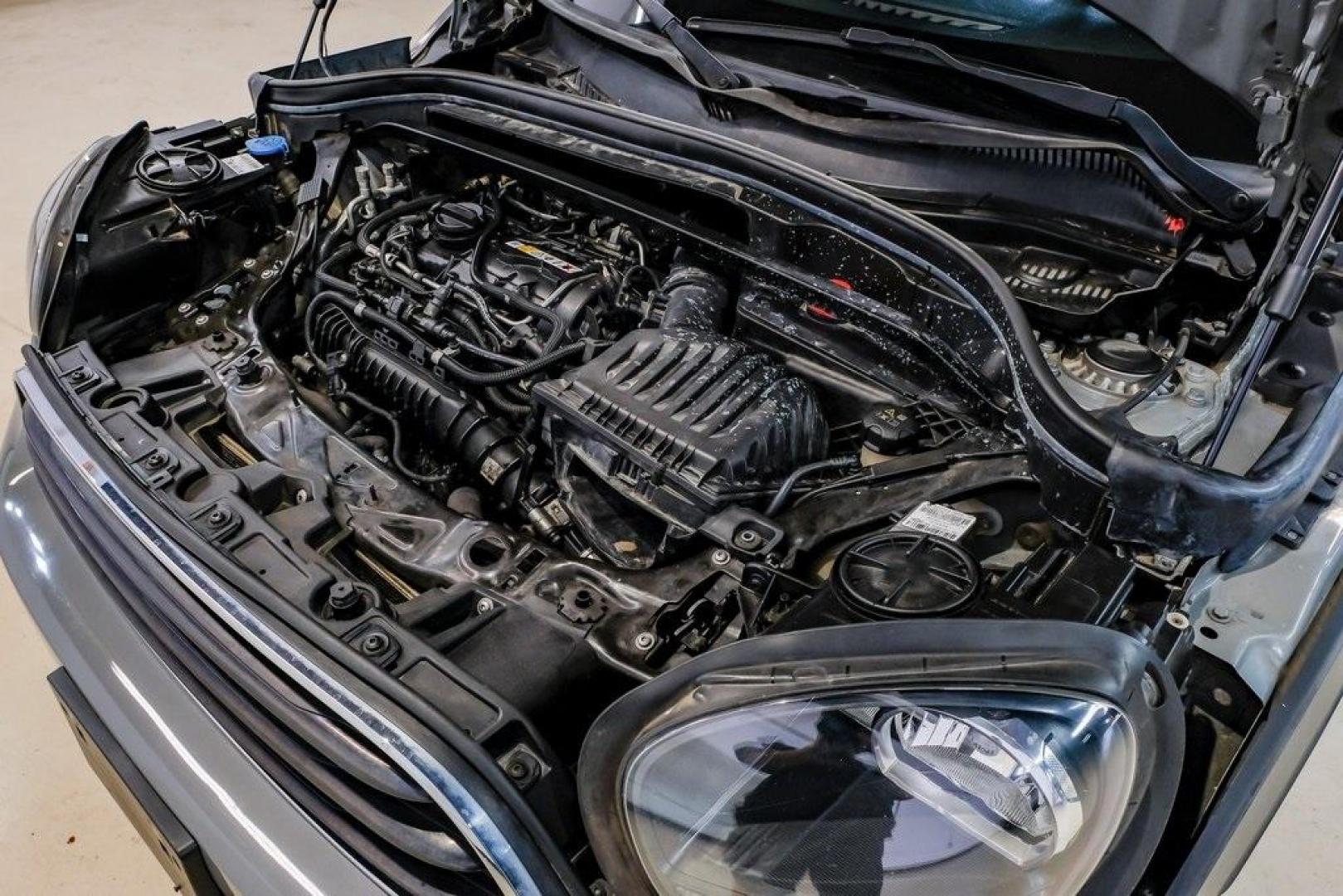 2020 Gray Metallic /Carbon Black MINI Cooper Countryman Signature (WMZYW3C06L3) with an 1.5L I-3 engine, Automatic transmission, located at 15300 Midway Rd., Addison, TX, 75001, (972) 702-0011, 32.958321, -96.838074 - Photo#54