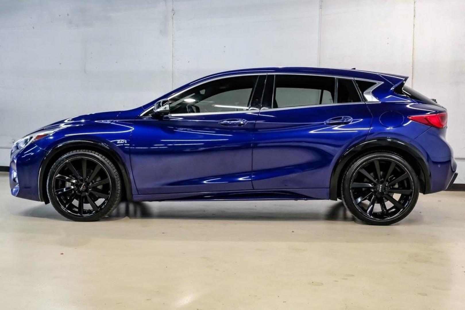 2019 Ink Blue /Graphite INFINITI QX30 Sport (SJKCH5CP8KA) with an 2.0L I4 DOHC Turbocharged engine, Automatic transmission, located at 15300 Midway Rd., Addison, TX, 75001, (972) 702-0011, 32.958321, -96.838074 - Photo#15