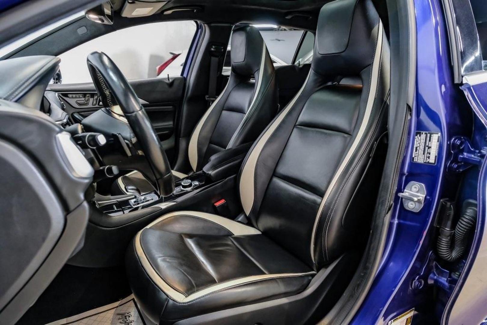 2019 Ink Blue /Graphite INFINITI QX30 Sport (SJKCH5CP8KA) with an 2.0L I4 DOHC Turbocharged engine, Automatic transmission, located at 15300 Midway Rd., Addison, TX, 75001, (972) 702-0011, 32.958321, -96.838074 - Photo#40