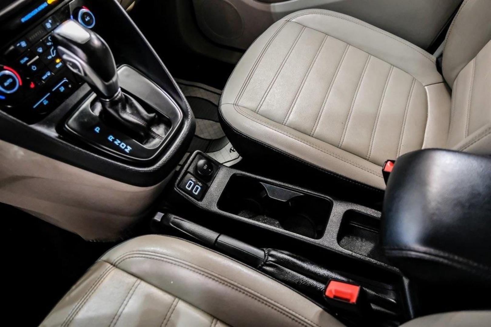 2020 Frozen White /Palazzo Grey Ford Transit Connect XLT (NM0GS9F26L1) with an I4 engine, Automatic transmission, located at 15300 Midway Rd., Addison, TX, 75001, (972) 702-0011, 32.958321, -96.838074 - Photo#30