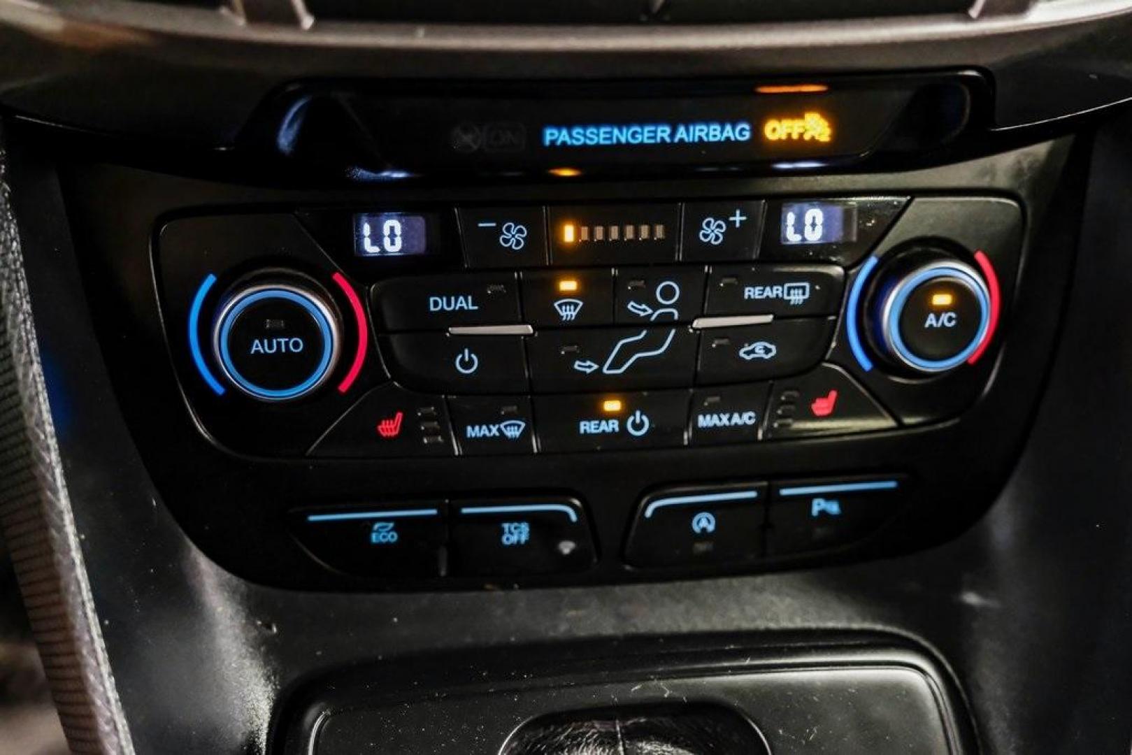 2020 Frozen White /Palazzo Grey Ford Transit Connect XLT (NM0GS9F26L1) with an I4 engine, Automatic transmission, located at 15300 Midway Rd., Addison, TX, 75001, (972) 702-0011, 32.958321, -96.838074 - Photo#31