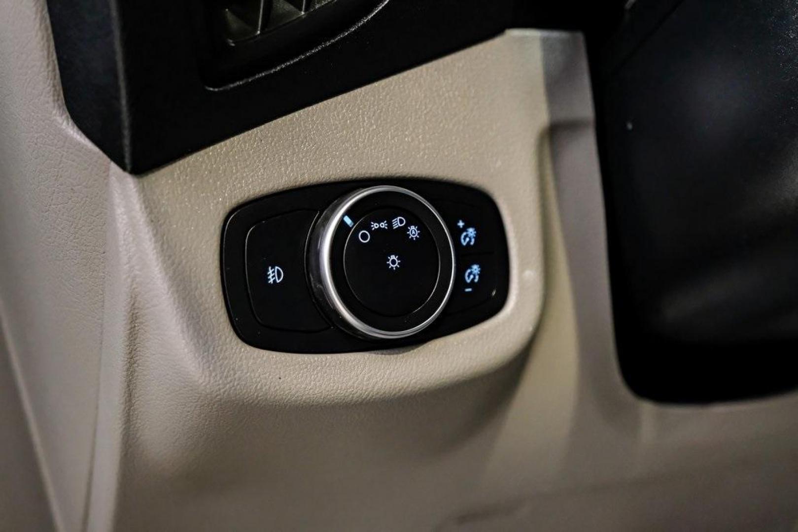 2020 Frozen White /Palazzo Grey Ford Transit Connect XLT (NM0GS9F26L1) with an I4 engine, Automatic transmission, located at 15300 Midway Rd., Addison, TX, 75001, (972) 702-0011, 32.958321, -96.838074 - Photo#32