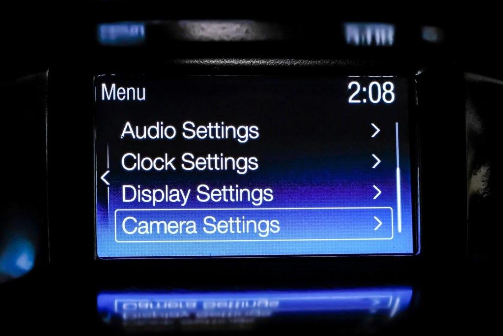 2018 Oxford White /Black Ford Focus SE (1FADP3K23JL) with an 2.0L I4 DGI Ti-VCT engine, Automatic transmission, located at 15300 Midway Rd., Addison, TX, 75001, (972) 702-0011, 32.958321, -96.838074 - Photo#20