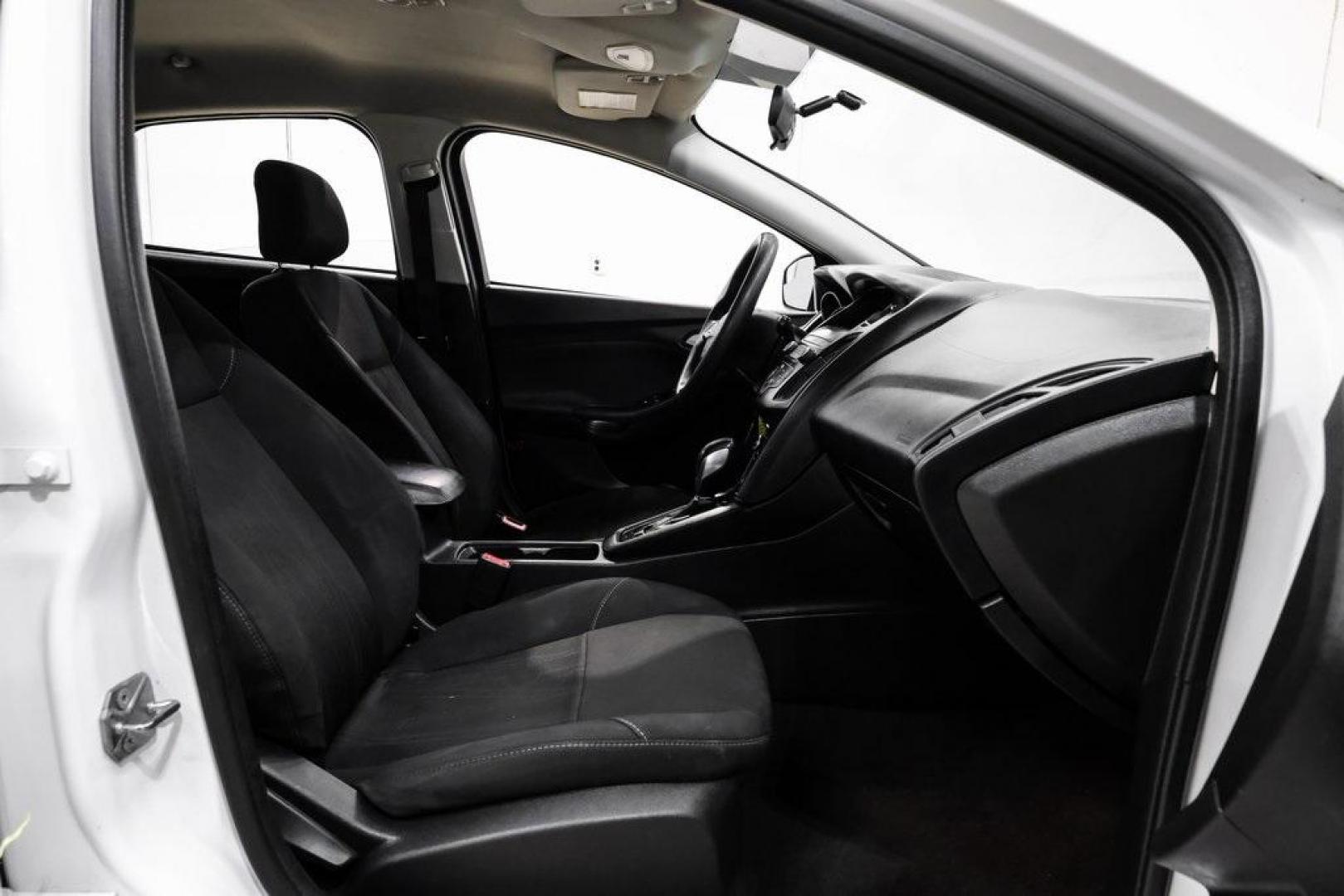 2018 Oxford White /Black Ford Focus SE (1FADP3K23JL) with an 2.0L I4 DGI Ti-VCT engine, Automatic transmission, located at 15300 Midway Rd., Addison, TX, 75001, (972) 702-0011, 32.958321, -96.838074 - 2018 Ford Focus SE<br><br>Now Available at Midway Auto Group, Addison, Texas<br><br>Efficient, comfortable, and great for everyday driving the 2018 Ford Focus SE delivers excellent fuel economy, modern technology, and a smooth, enjoyable ride. Whether you're commuting across DFW, shopping for a firs - Photo#26