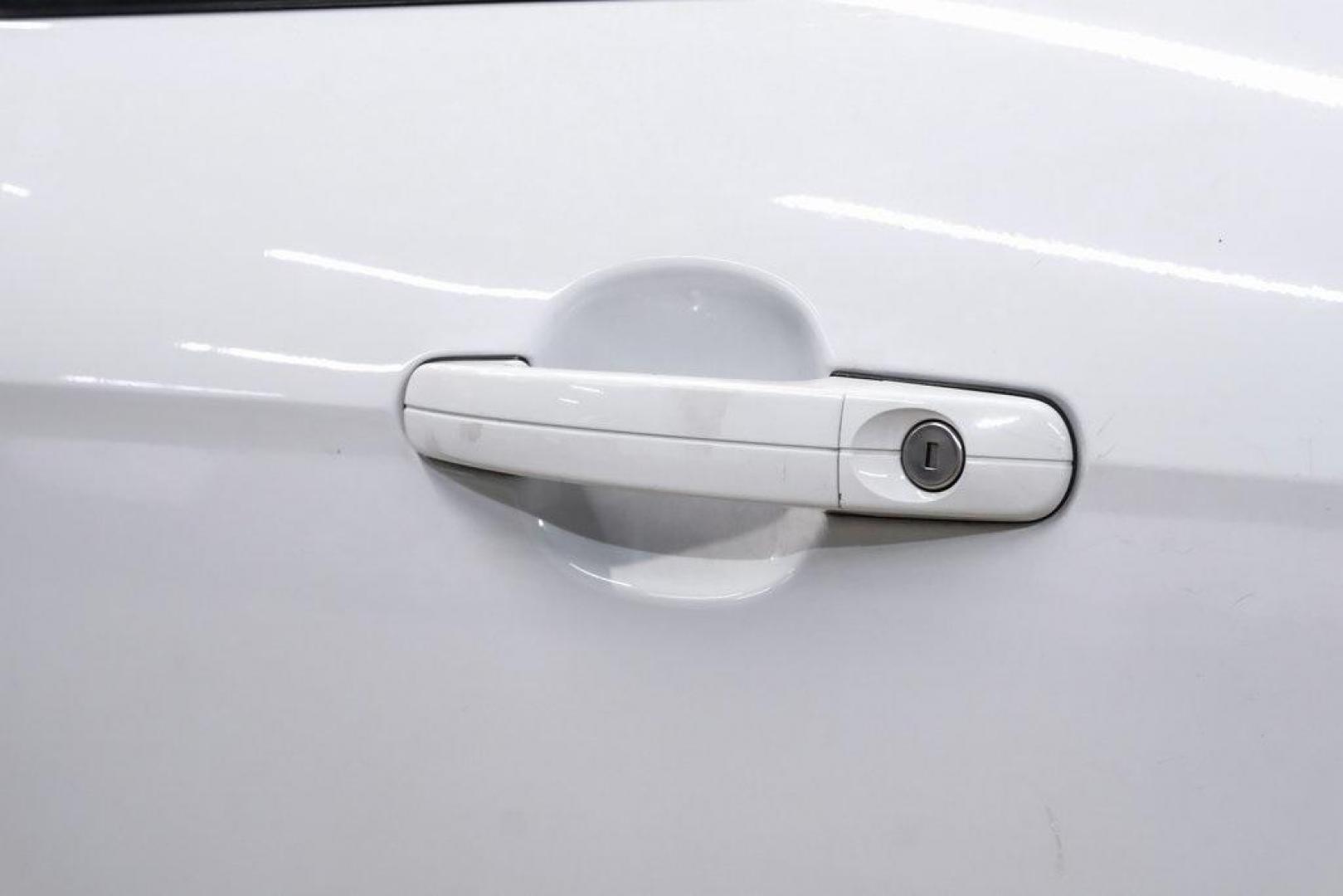 2018 Oxford White /Black Ford Focus SE (1FADP3K23JL) with an 2.0L I4 DGI Ti-VCT engine, Automatic transmission, located at 15300 Midway Rd., Addison, TX, 75001, (972) 702-0011, 32.958321, -96.838074 - 2018 Ford Focus SE<br><br>Now Available at Midway Auto Group, Addison, Texas<br><br>Efficient, comfortable, and great for everyday driving the 2018 Ford Focus SE delivers excellent fuel economy, modern technology, and a smooth, enjoyable ride. Whether you're commuting across DFW, shopping for a firs - Photo#32