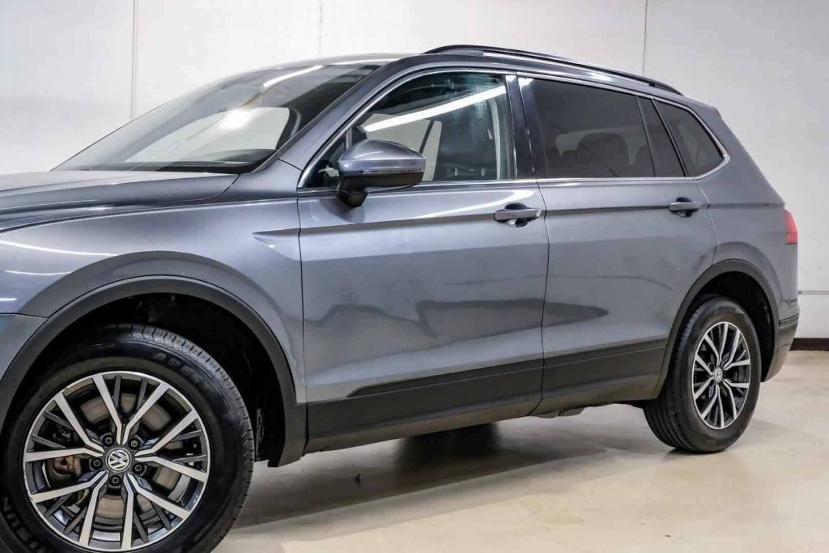 2019 Platinum Gray Metallic /Titan Black Volkswagen Tiguan 2.0T SE (3VV3B7AX8KM) with an 2.0L TSI DOHC engine, Automatic transmission, located at 15300 Midway Rd., Addison, TX, 75001, (972) 702-0011, 32.958321, -96.838074 - Photo#6
