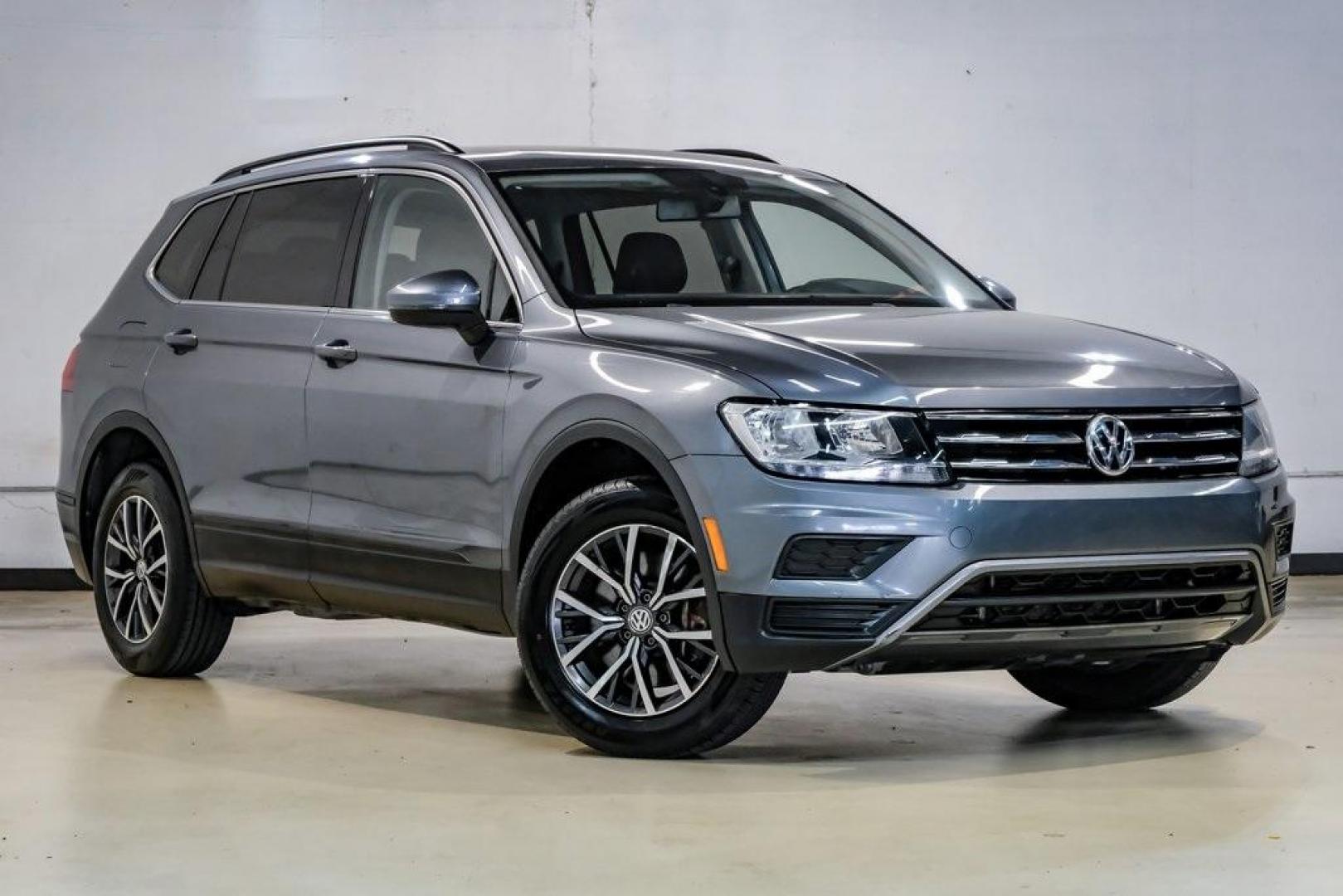 2019 Platinum Gray Metallic /Titan Black Volkswagen Tiguan 2.0T SE (3VV3B7AX8KM) with an 2.0L TSI DOHC engine, Automatic transmission, located at 15300 Midway Rd., Addison, TX, 75001, (972) 702-0011, 32.958321, -96.838074 - Photo#8