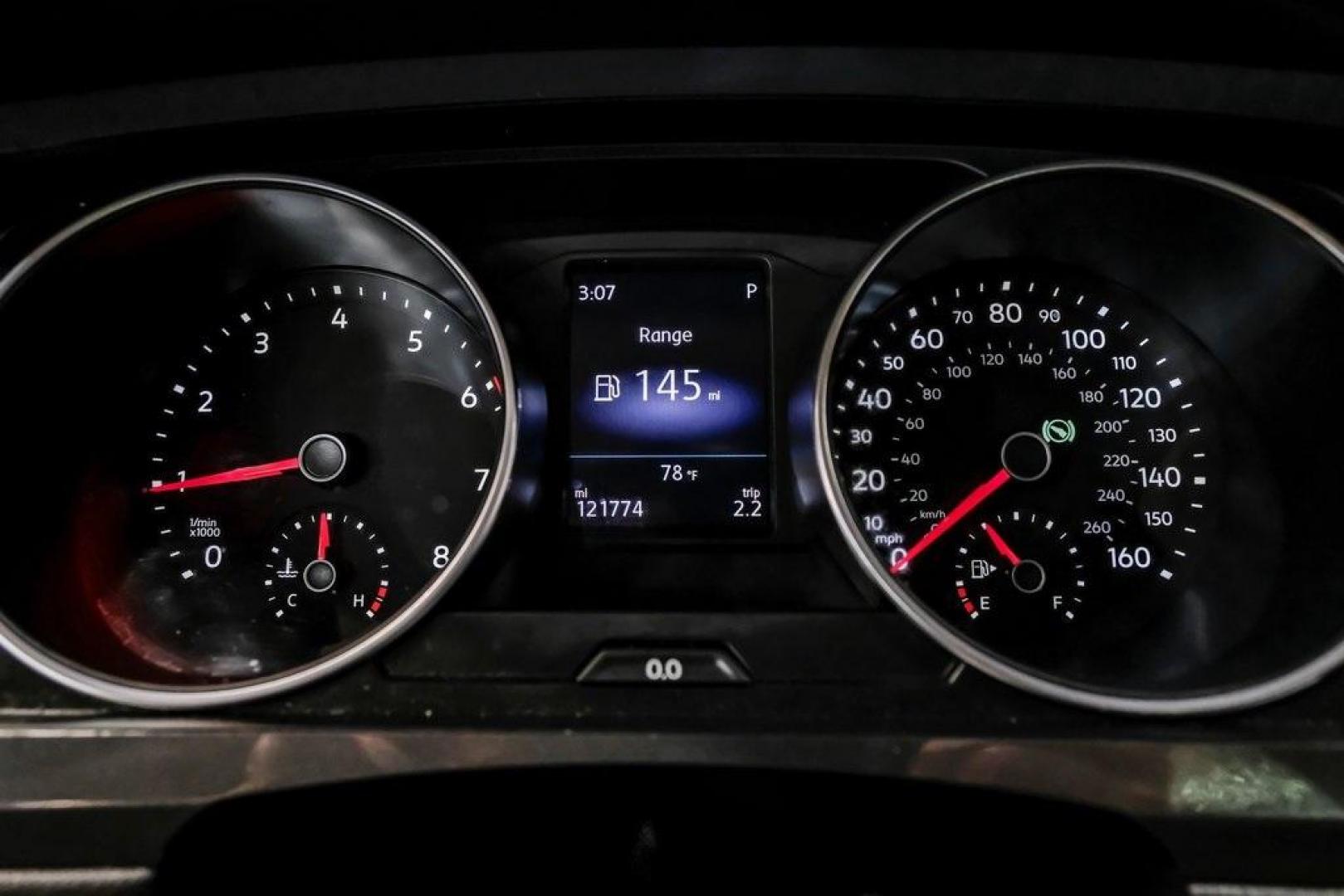 2019 Platinum Gray Metallic /Titan Black Volkswagen Tiguan 2.0T SE (3VV3B7AX8KM) with an 2.0L TSI DOHC engine, Automatic transmission, located at 15300 Midway Rd., Addison, TX, 75001, (972) 702-0011, 32.958321, -96.838074 - Photo#25