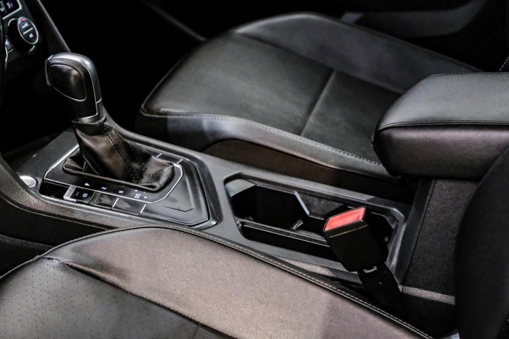 2019 Platinum Gray Metallic /Titan Black Volkswagen Tiguan 2.0T SE (3VV3B7AX8KM) with an 2.0L TSI DOHC engine, Automatic transmission, located at 15300 Midway Rd., Addison, TX, 75001, (972) 702-0011, 32.958321, -96.838074 - Photo#31