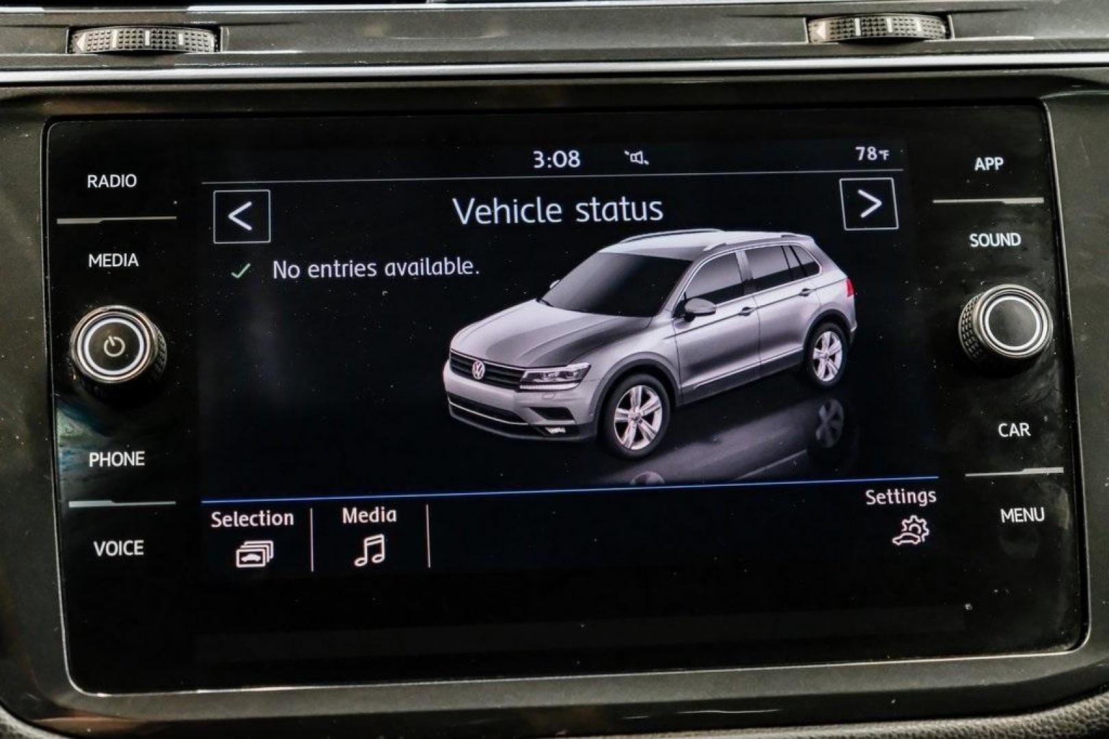 2019 Platinum Gray Metallic /Titan Black Volkswagen Tiguan 2.0T SE (3VV3B7AX8KM) with an 2.0L TSI DOHC engine, Automatic transmission, located at 15300 Midway Rd., Addison, TX, 75001, (972) 702-0011, 32.958321, -96.838074 - Photo#36